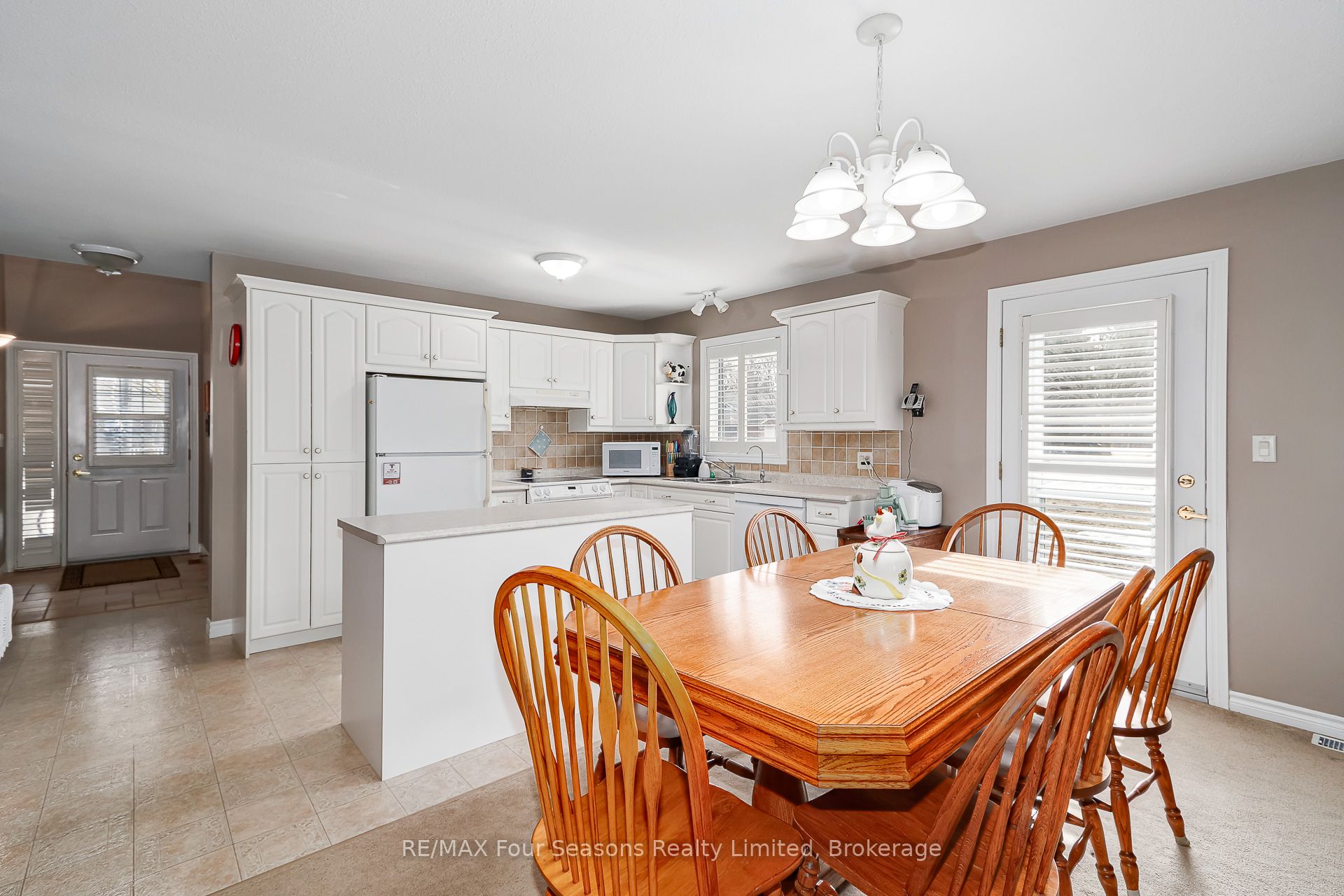 275 Huron Street 49 Property Photo 11