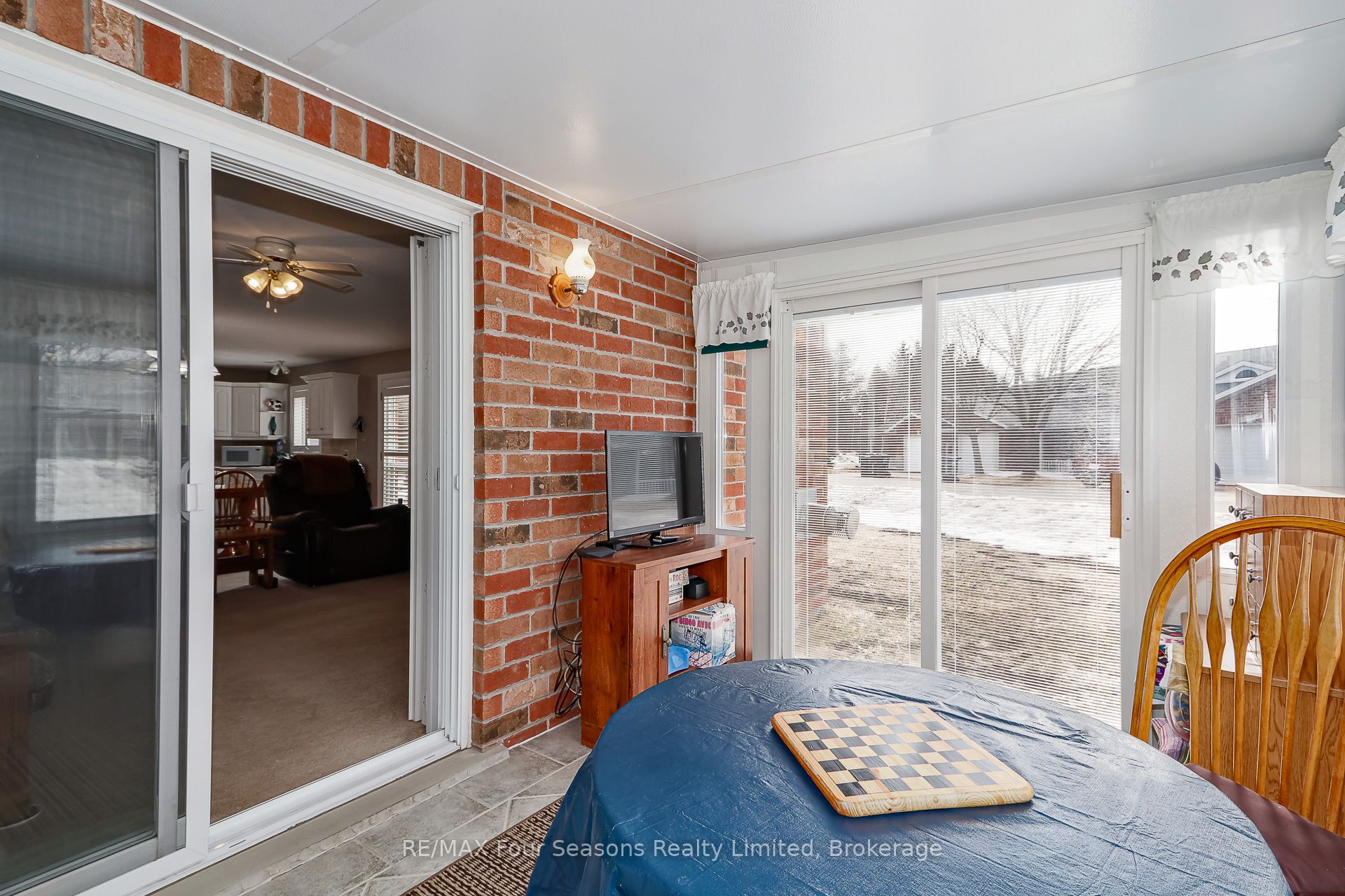 275 Huron Street 49 Property Photo 16