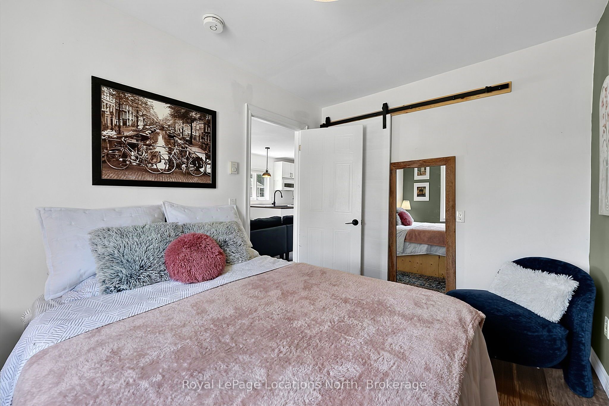 204 Sutherland Street N Property Photo 15
