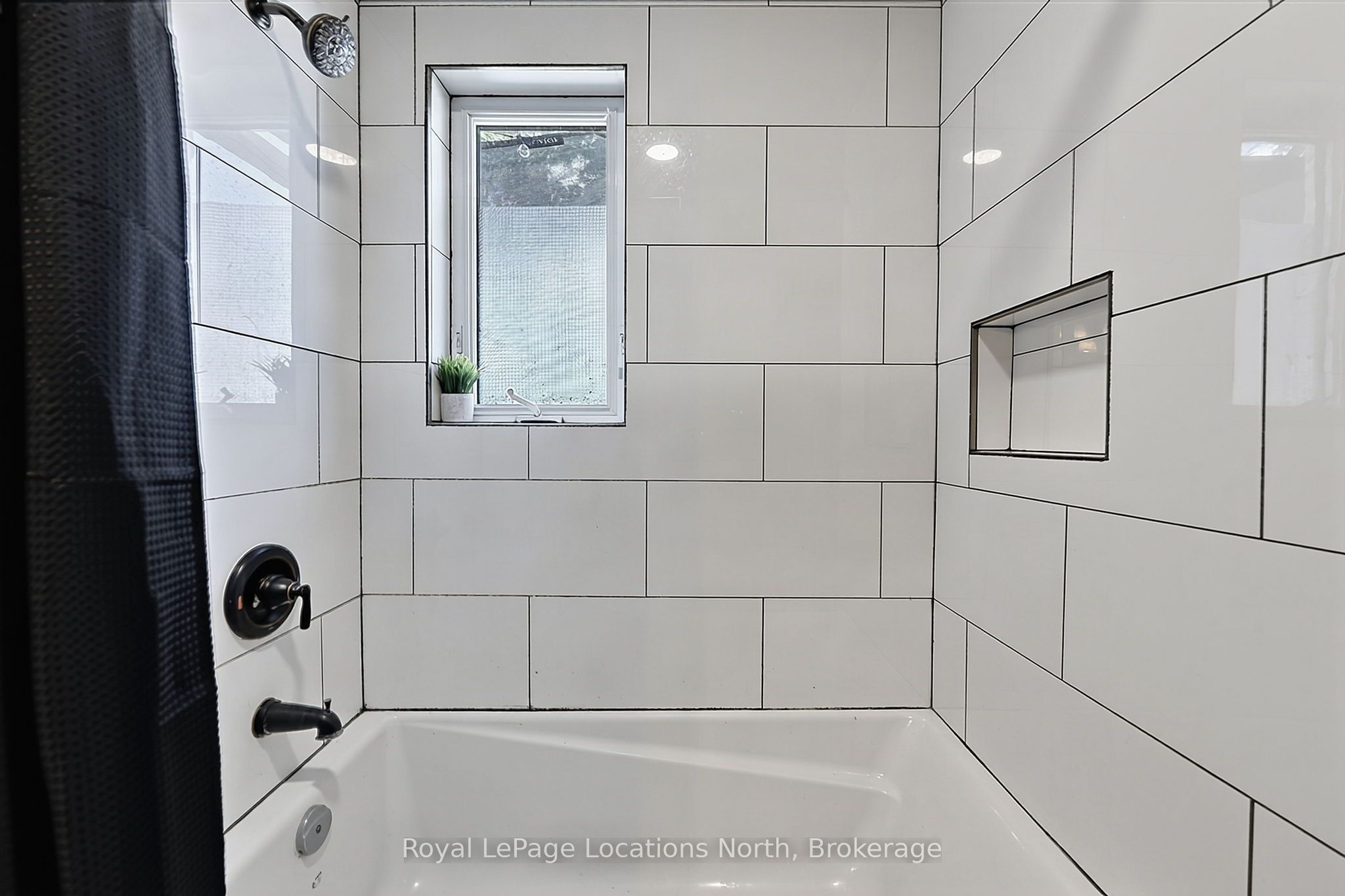 204 Sutherland Street N Property Photo 17