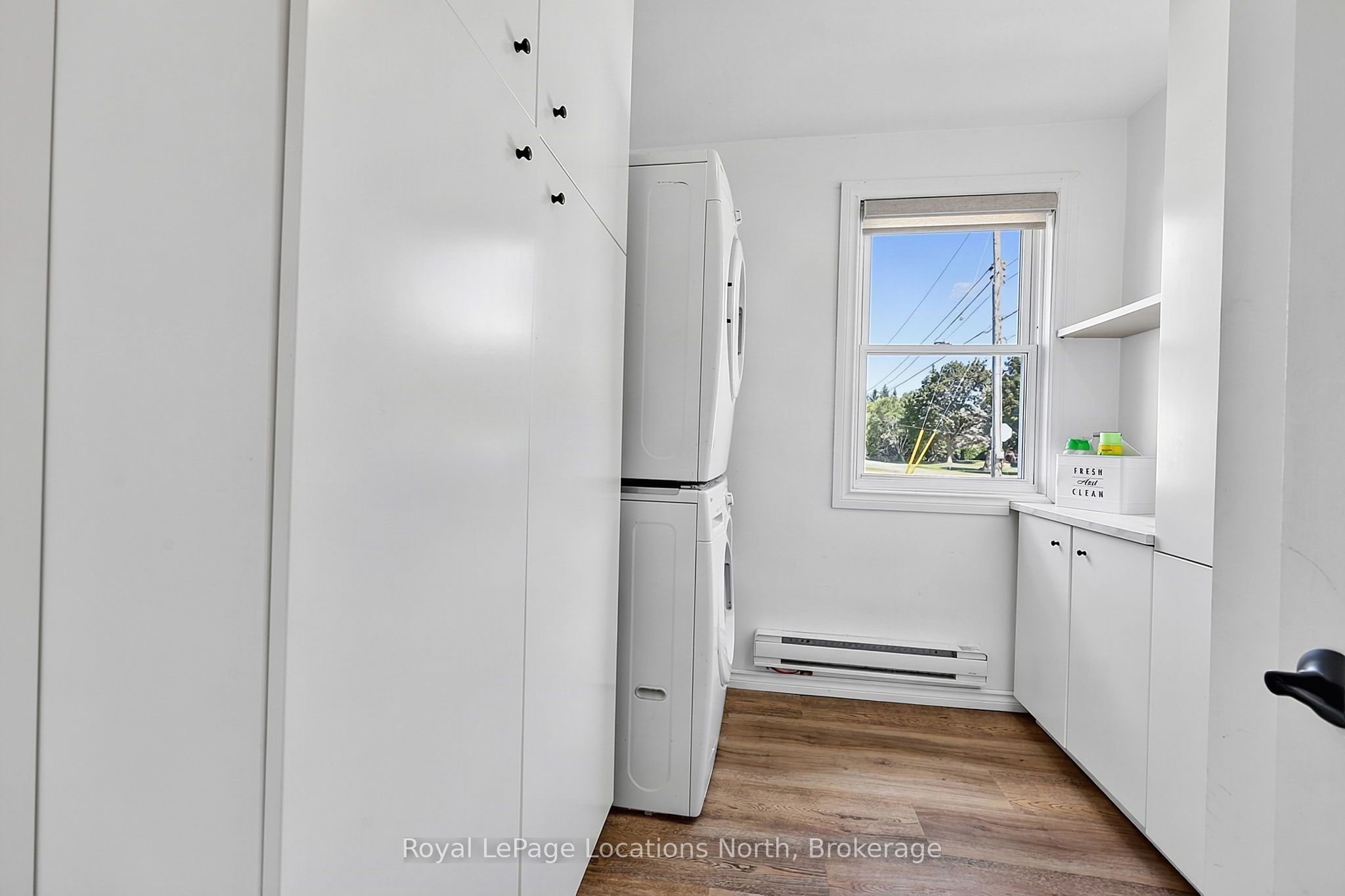 204 Sutherland Street N Property Photo 20