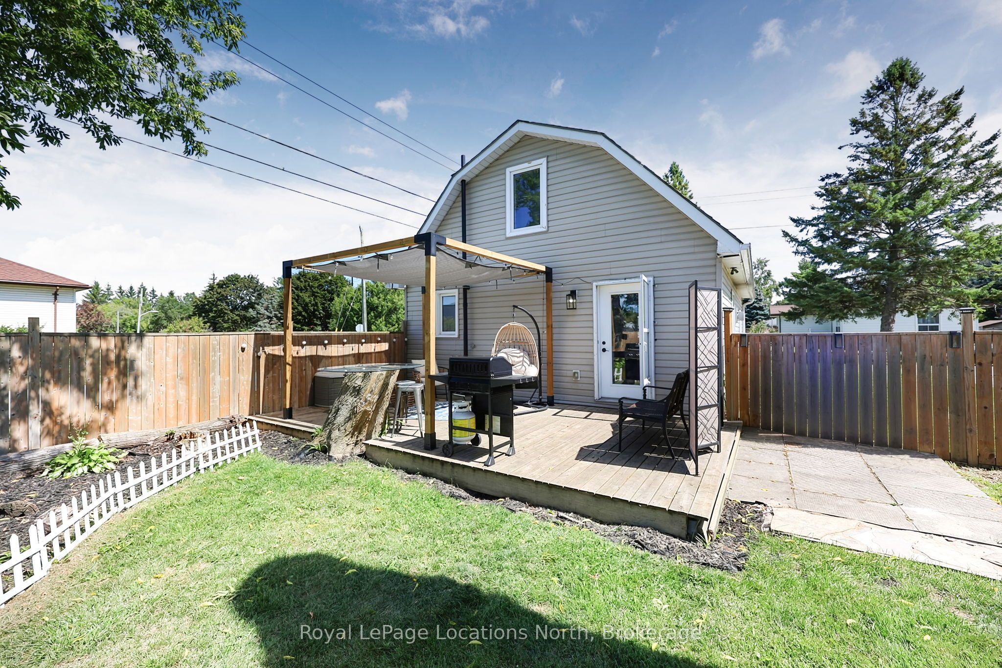 204 Sutherland Street N Property Photo 33