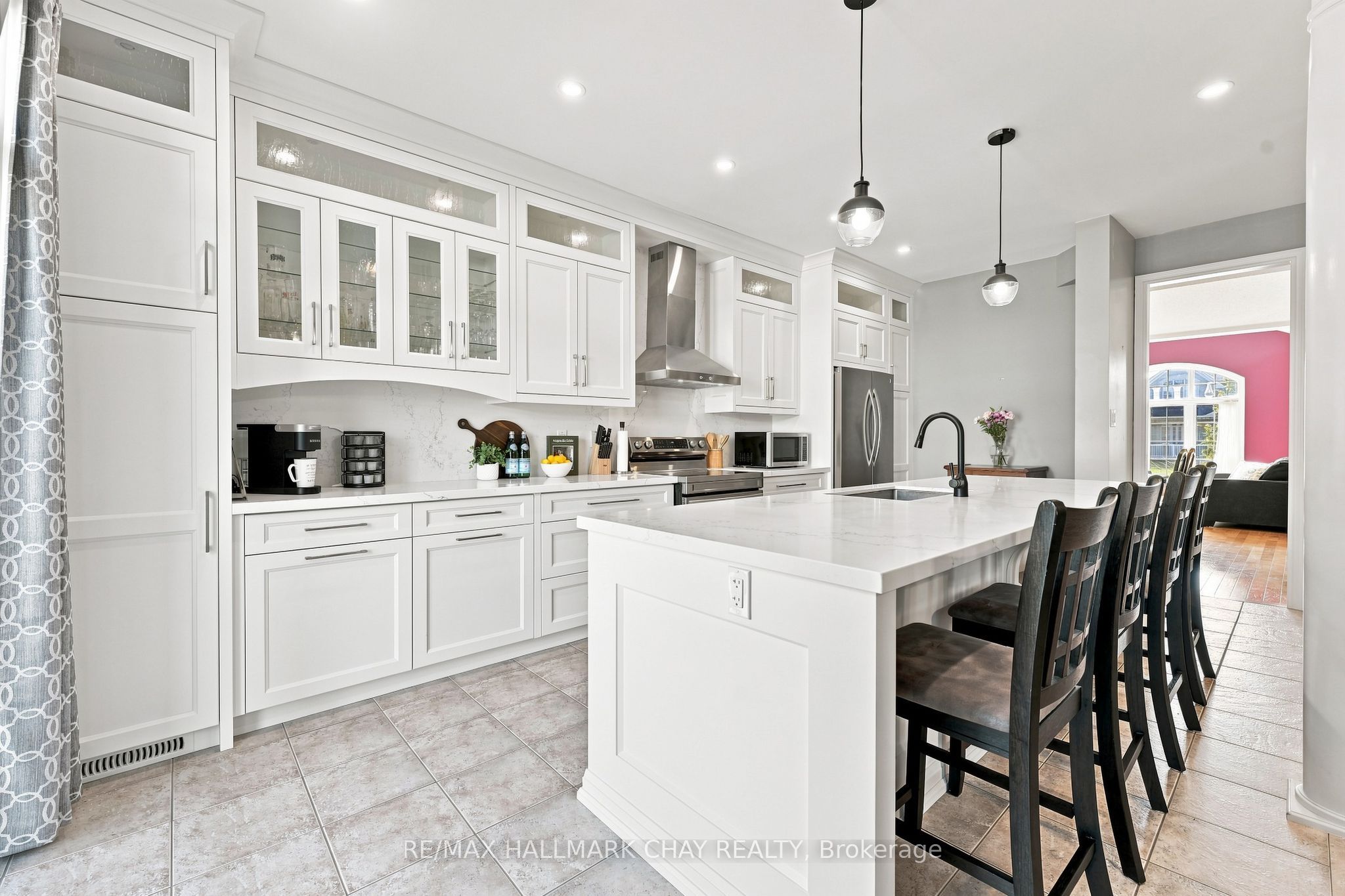 167 The Queensway Property Photo 2