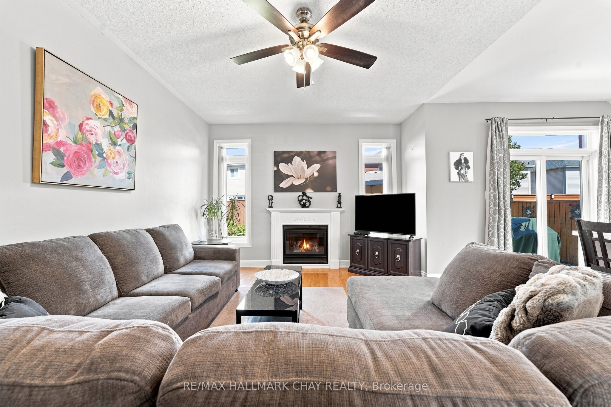 167 The Queensway Property Photo 5