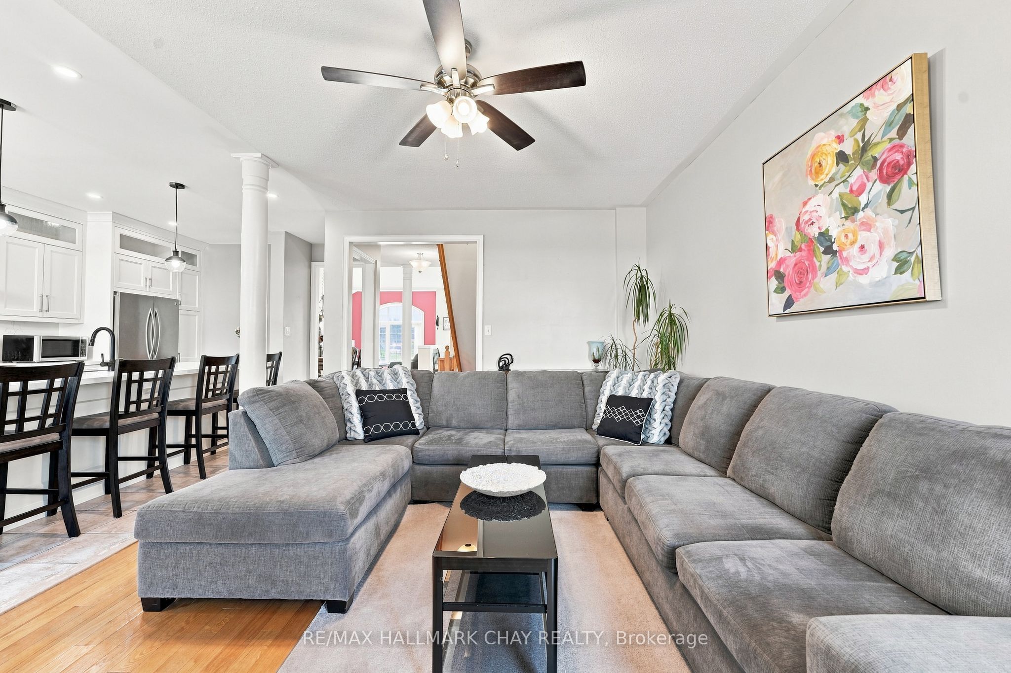 167 The Queensway Property Photo 6