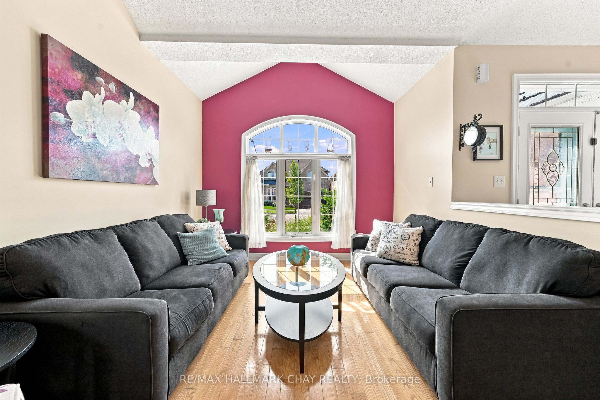 167 The Queensway Property Photo 8