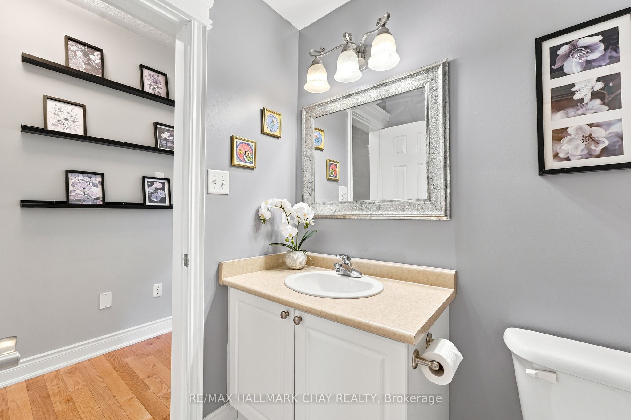 167 The Queensway Property Photo 10