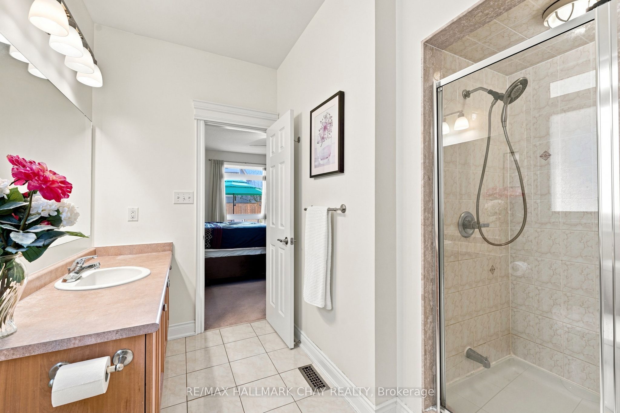167 The Queensway Property Photo 12