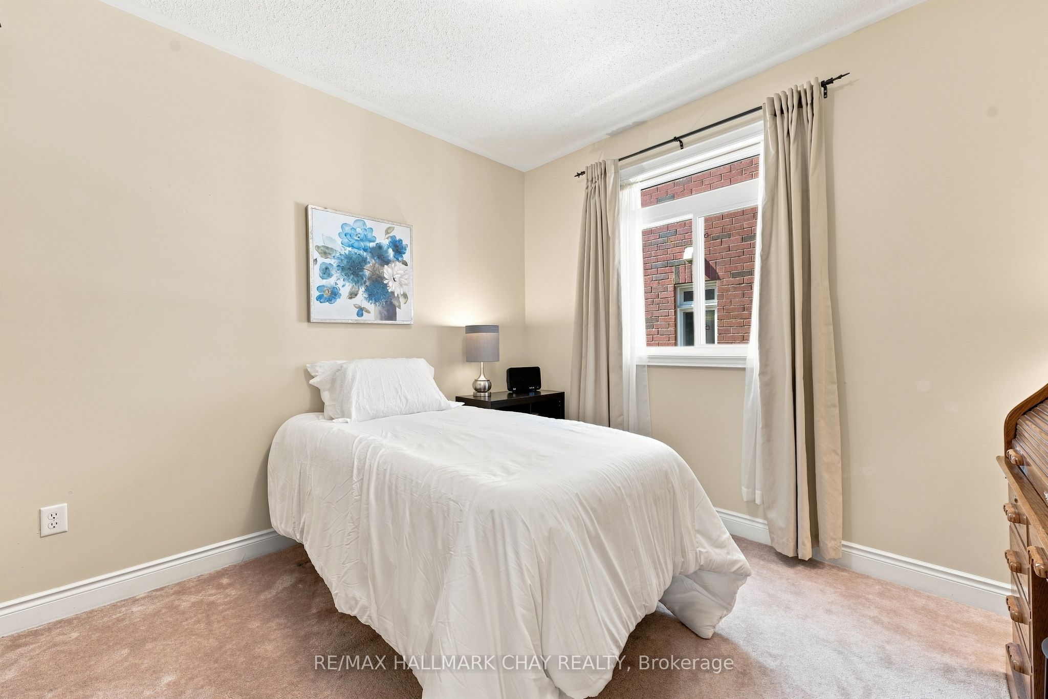 167 The Queensway Property Photo 14
