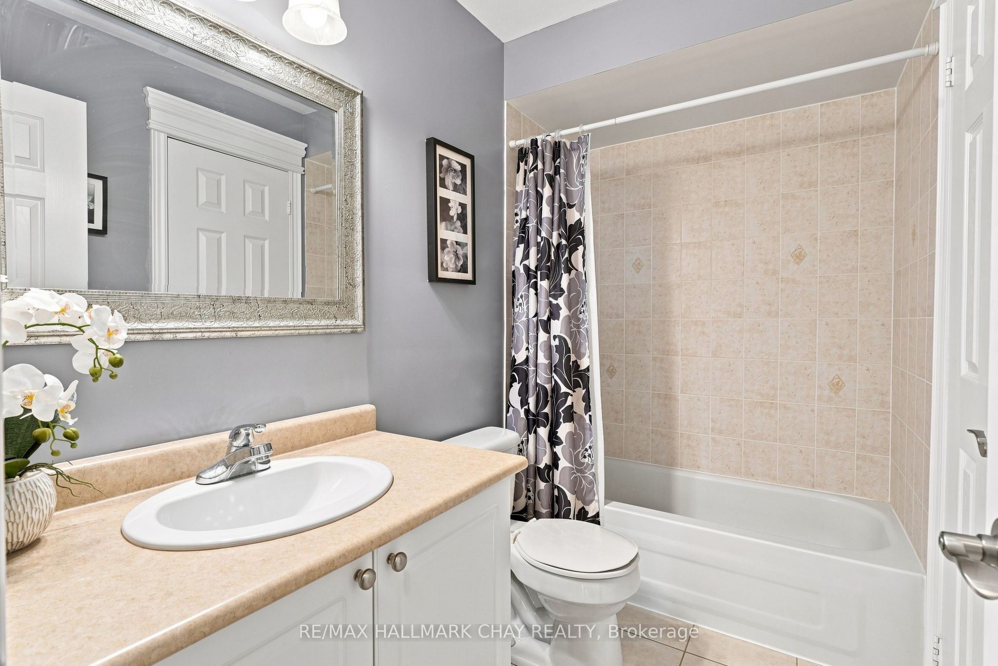 167 The Queensway Property Photo 15