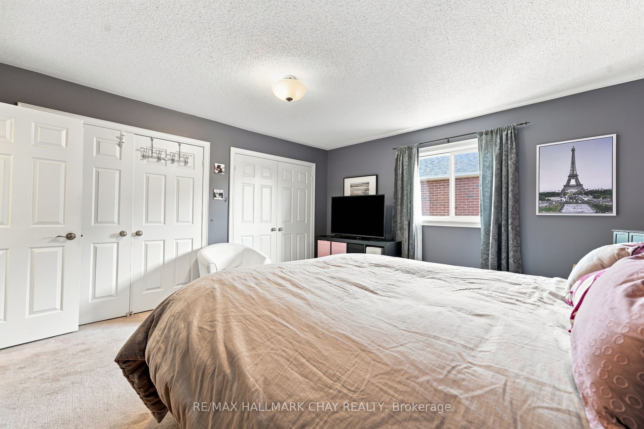 167 The Queensway Property Photo 18