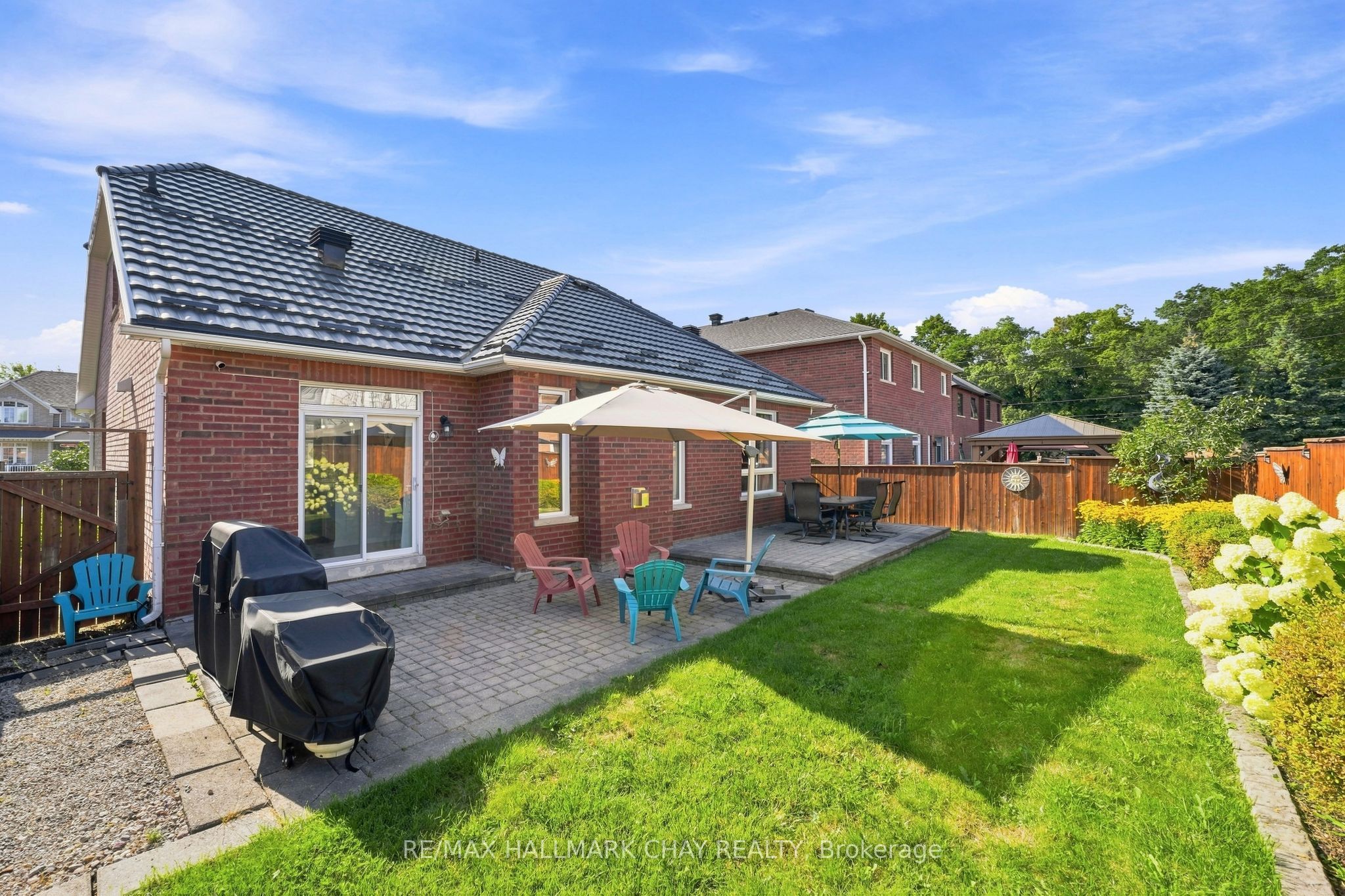 167 The Queensway Property Photo 25