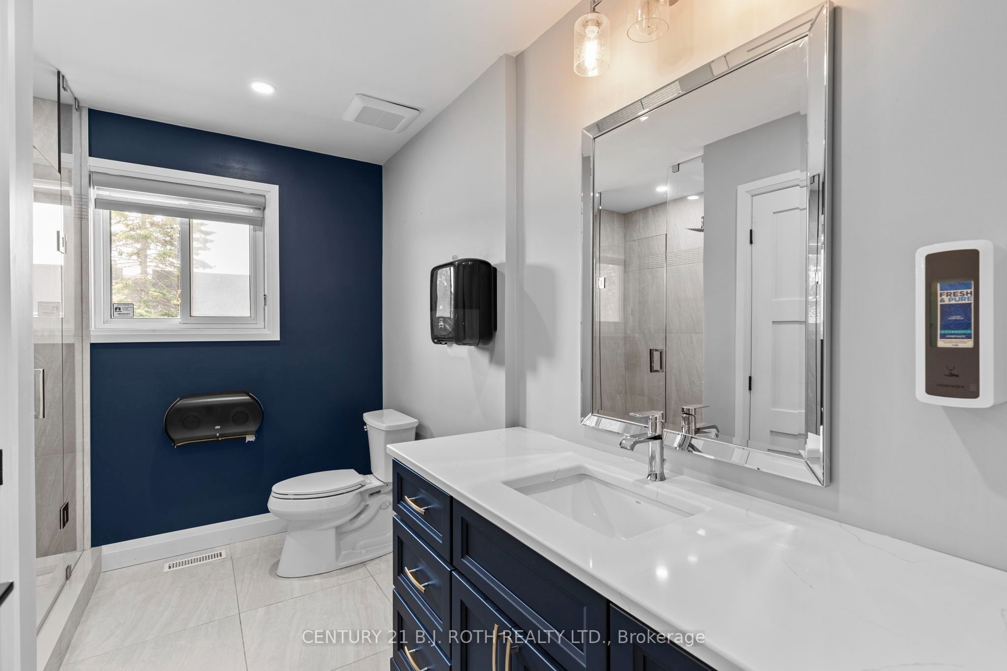 355 Mapleview Drive W Property Photo 8