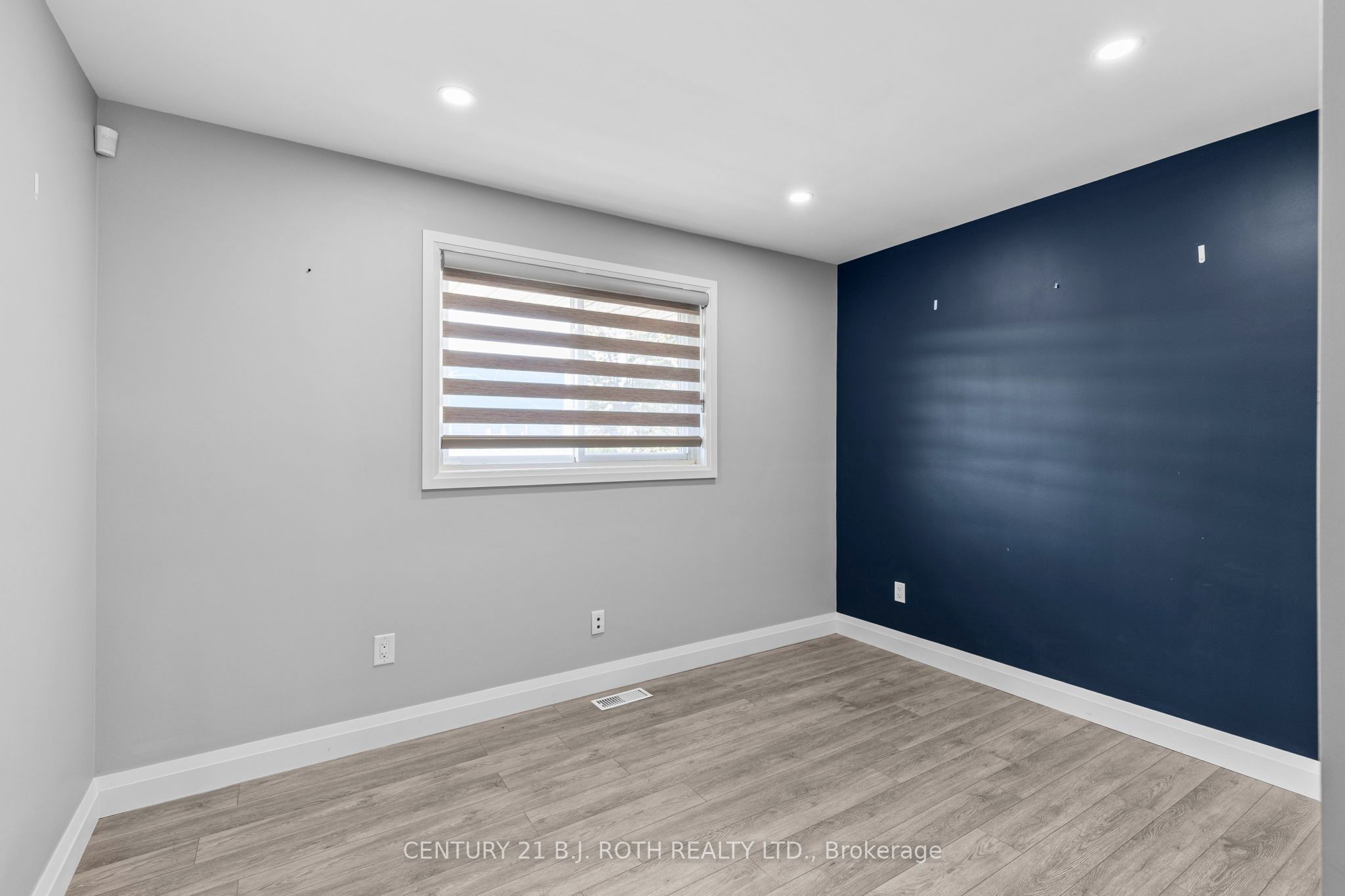 355 Mapleview Drive W Property Photo 9