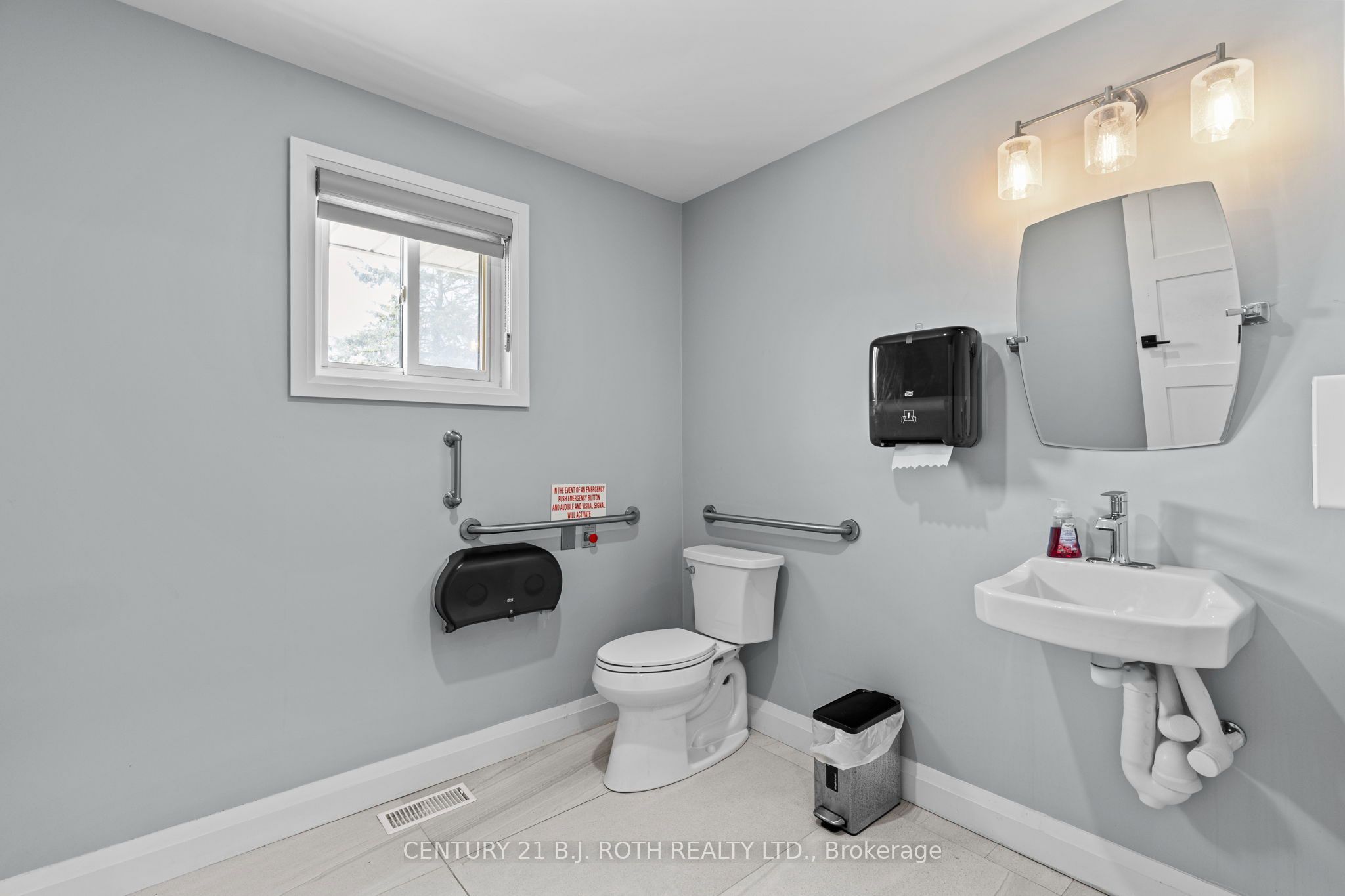 355 Mapleview Drive W Property Photo 17