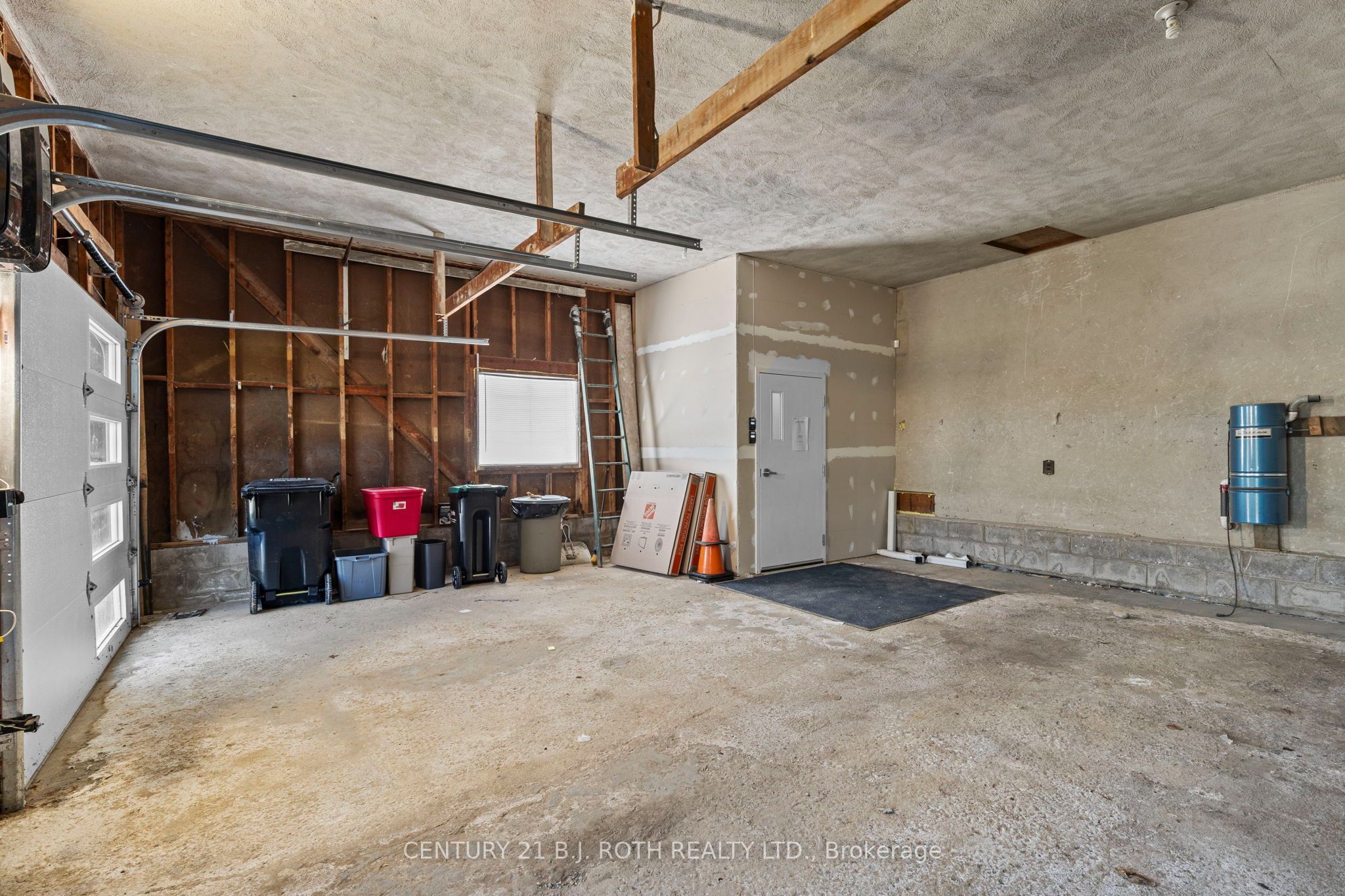 355 Mapleview Drive W Property Photo 28