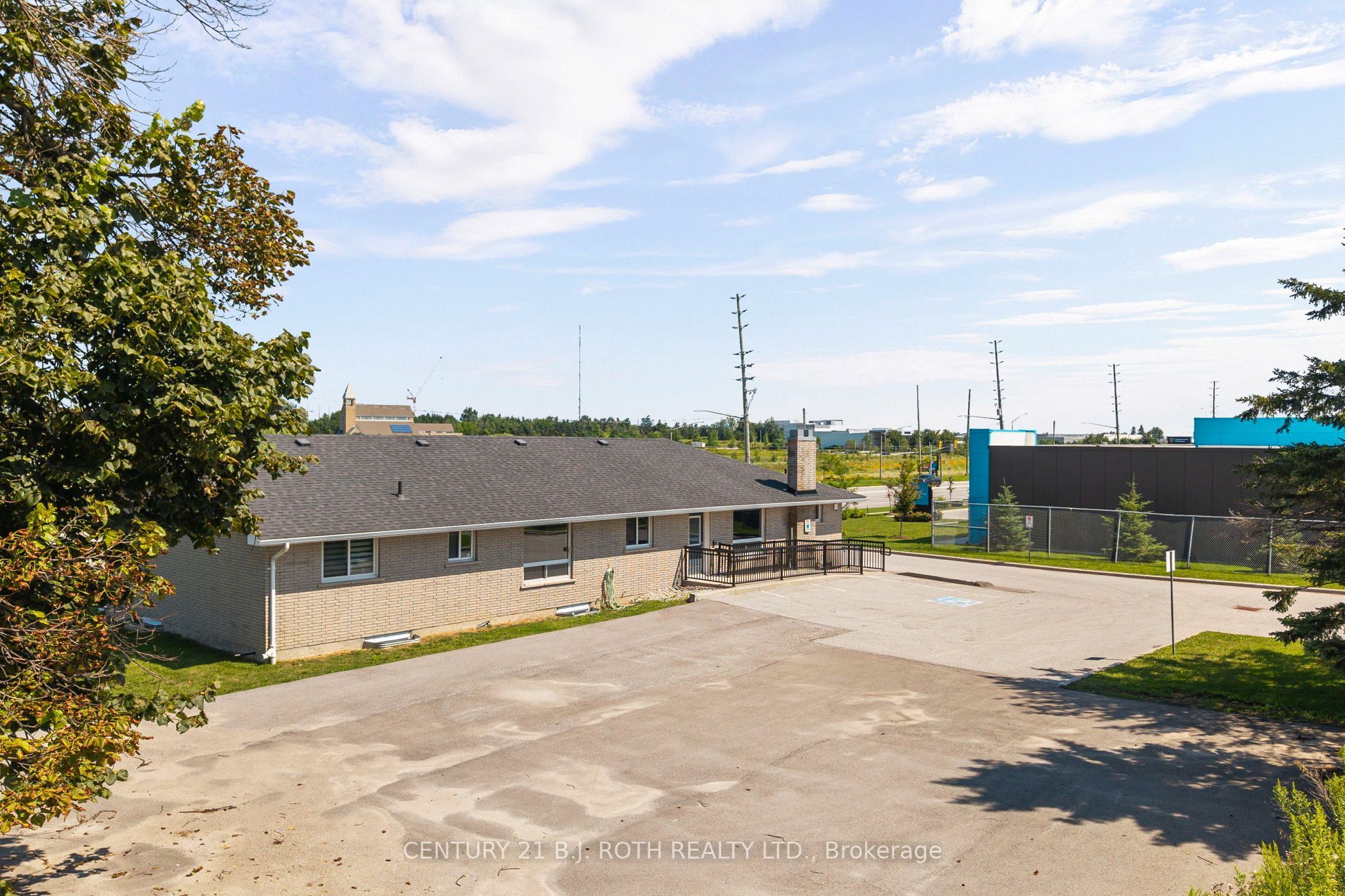 355 Mapleview Drive W Property Photo 30