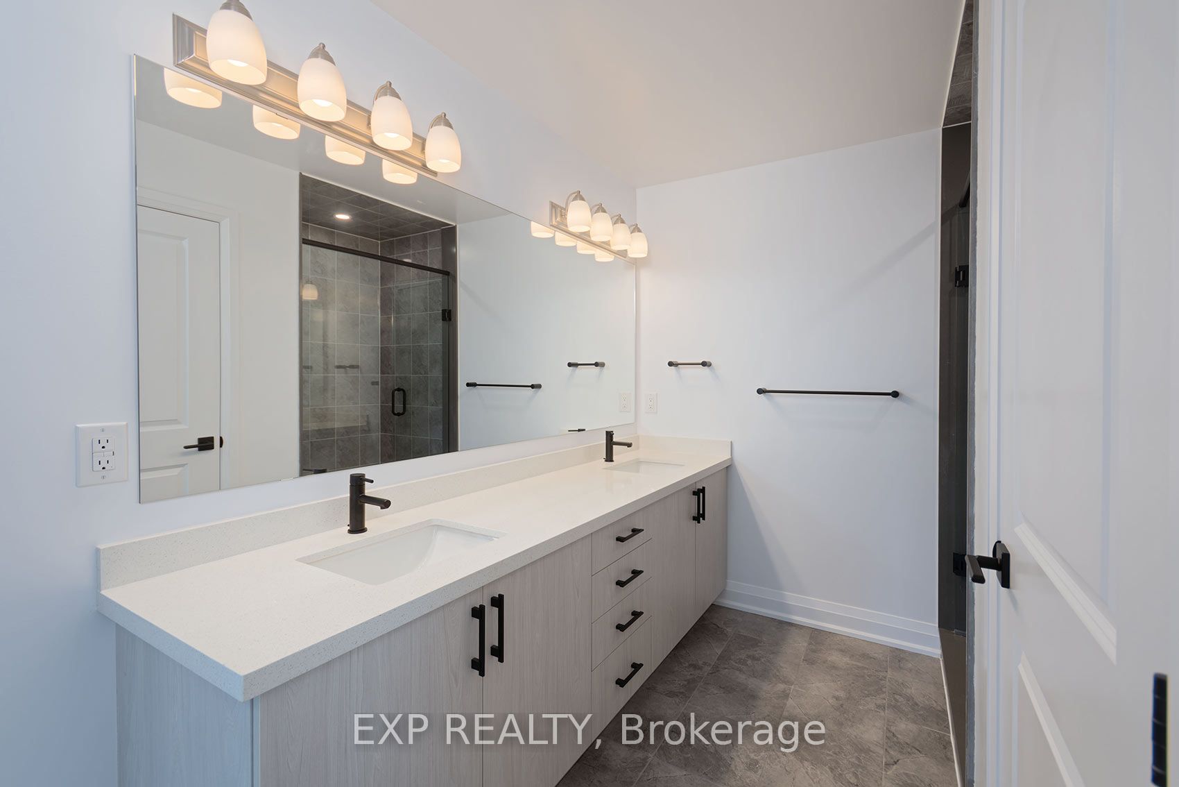 20 Ranch Terrace Property Photo 15