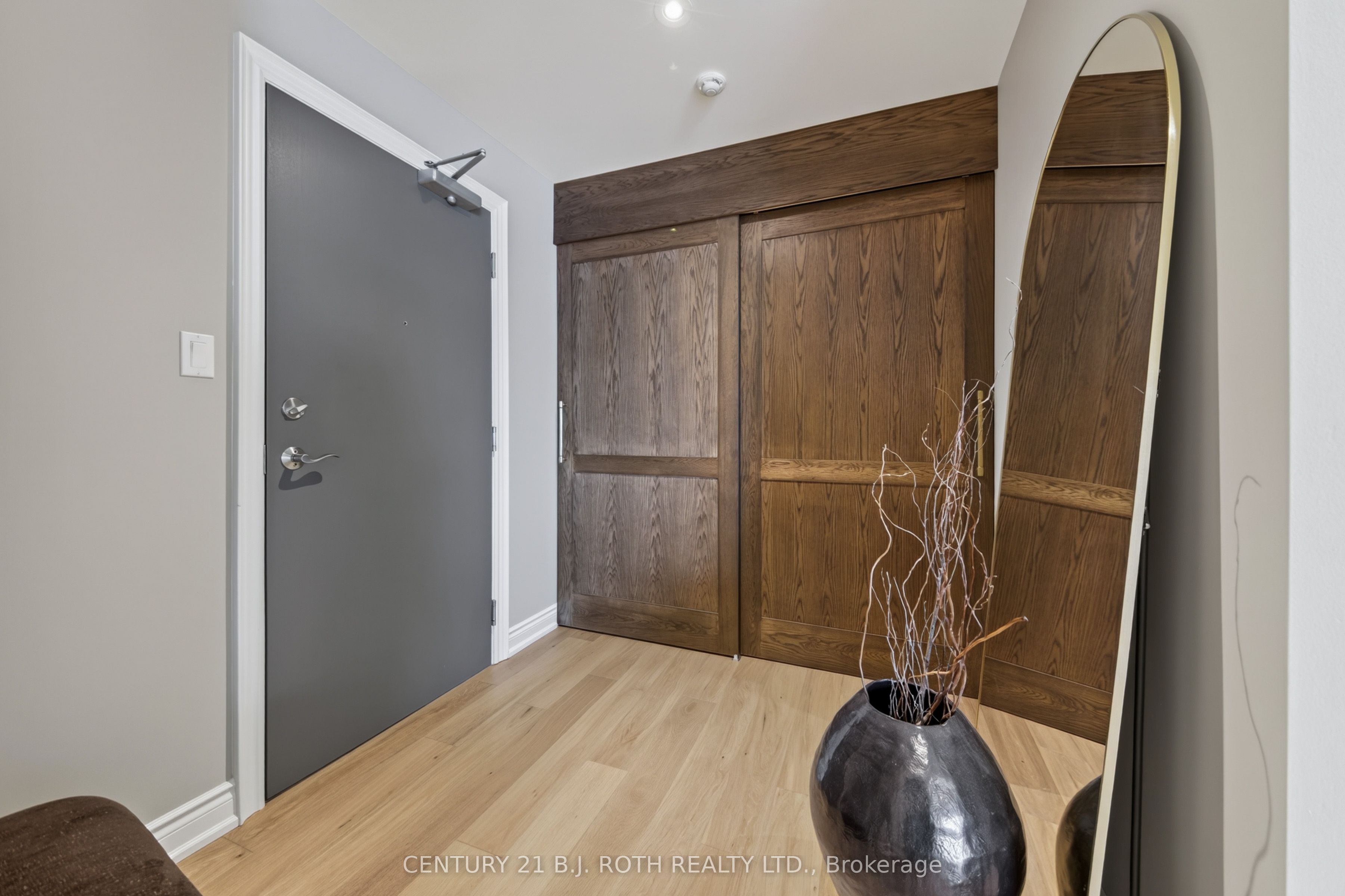 33 Ellen Street 904 Property Photo 5