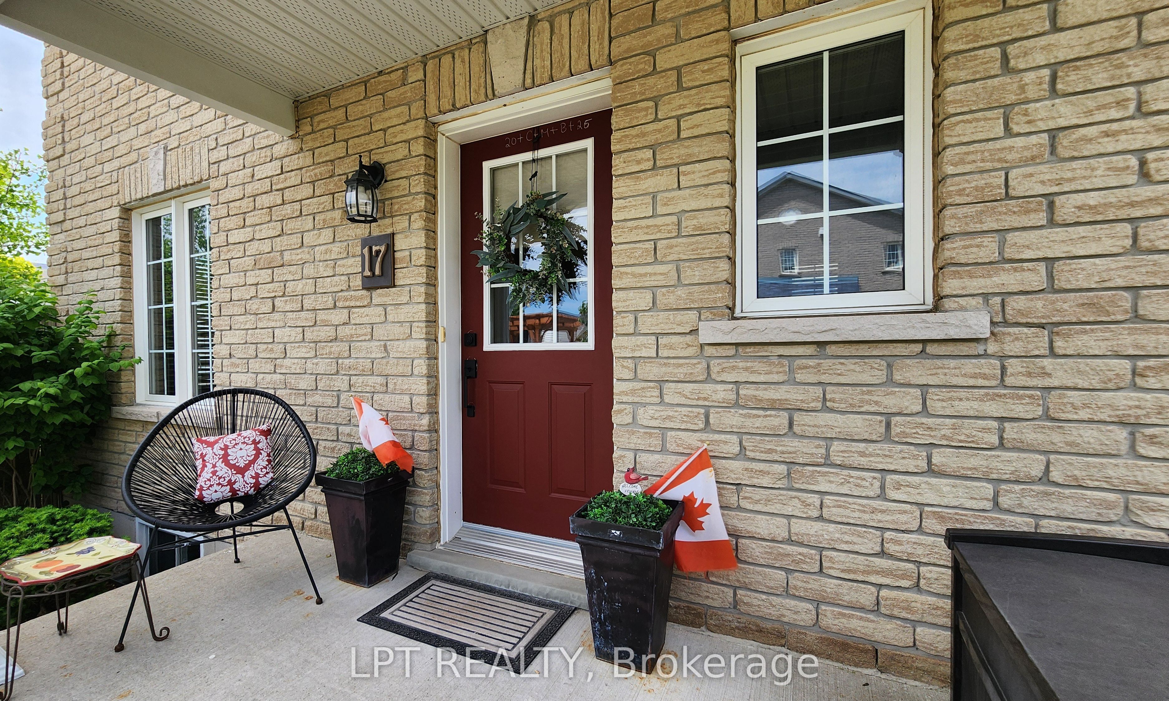 17 Silver Maple Crescent Property Photo 3