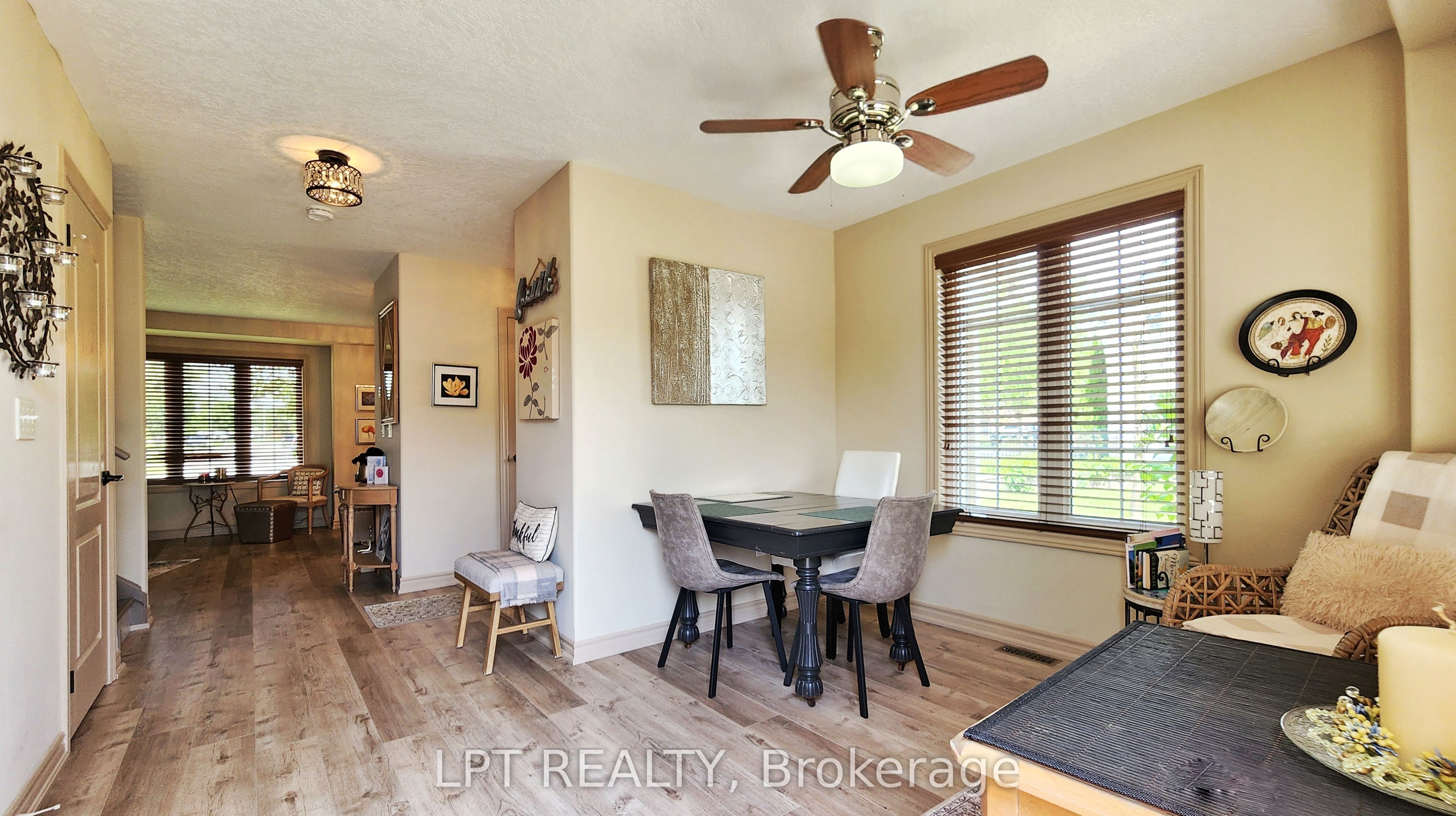 17 Silver Maple Crescent Property Photo 8