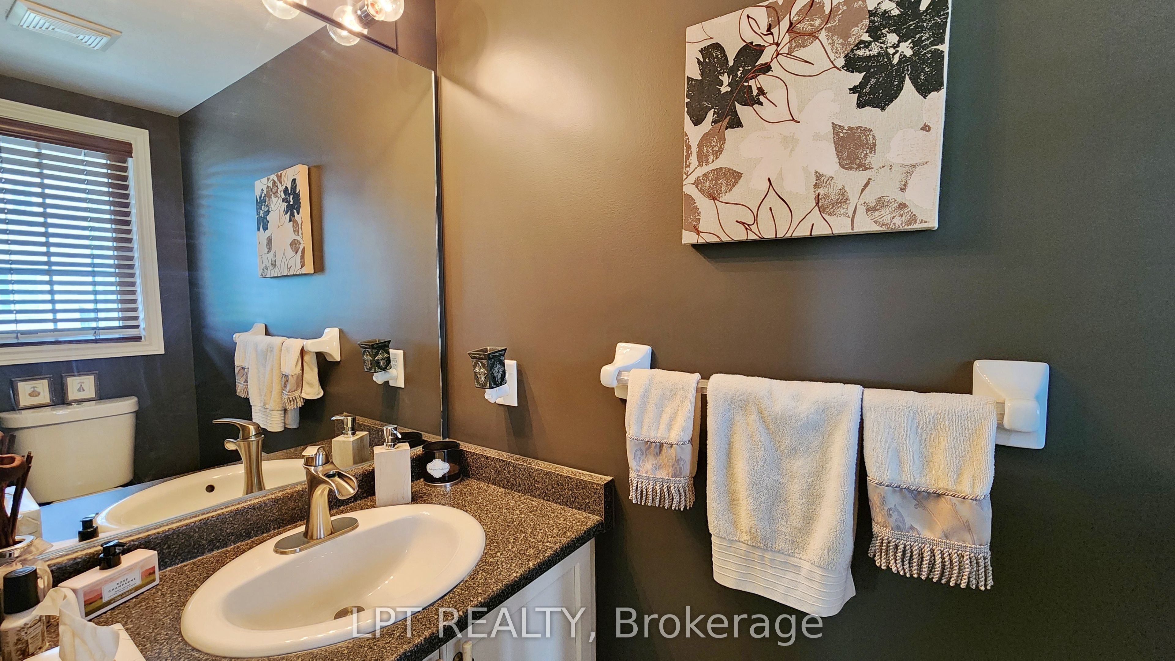 17 Silver Maple Crescent Property Photo 14