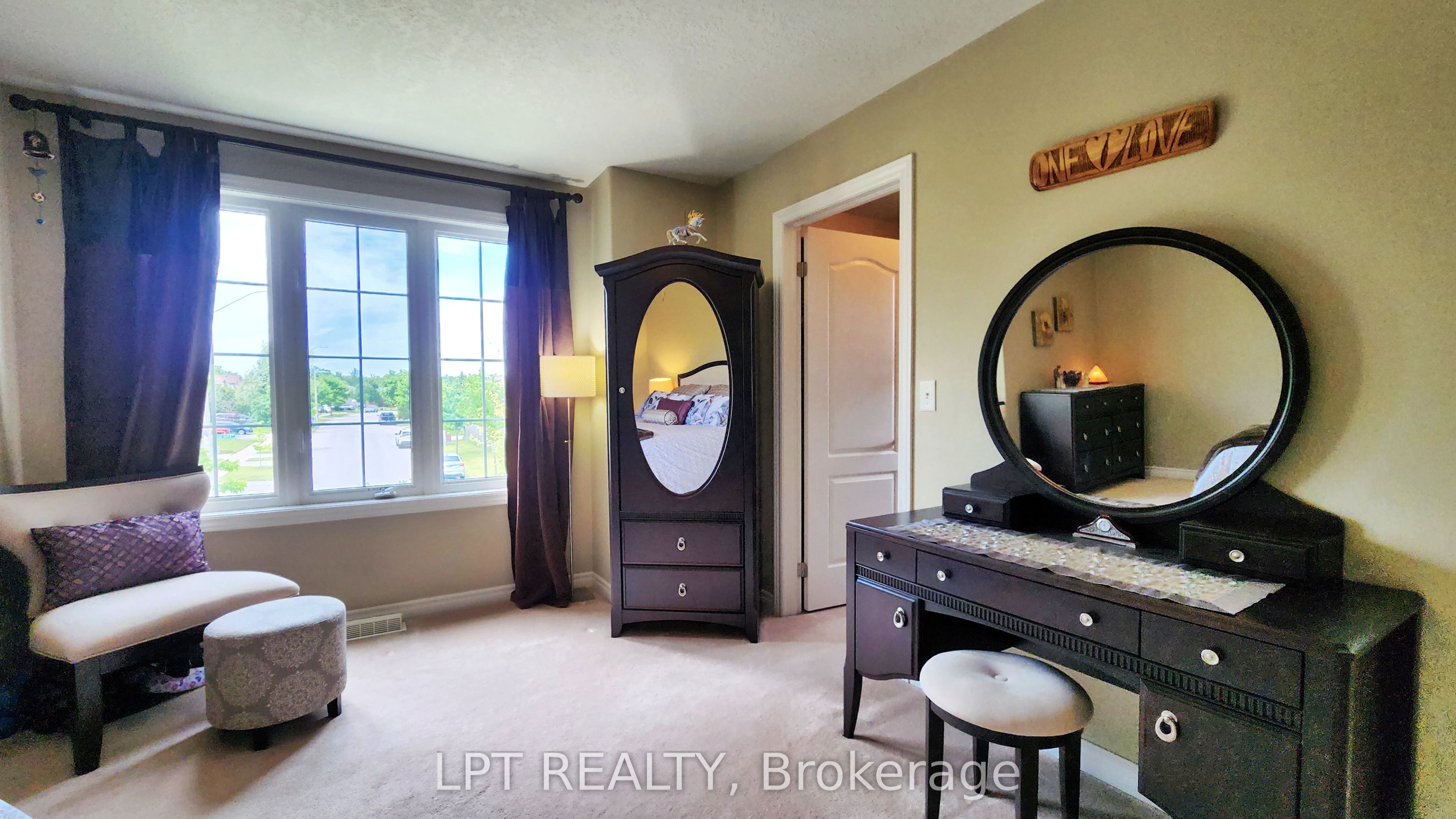 17 Silver Maple Crescent Property Photo 17