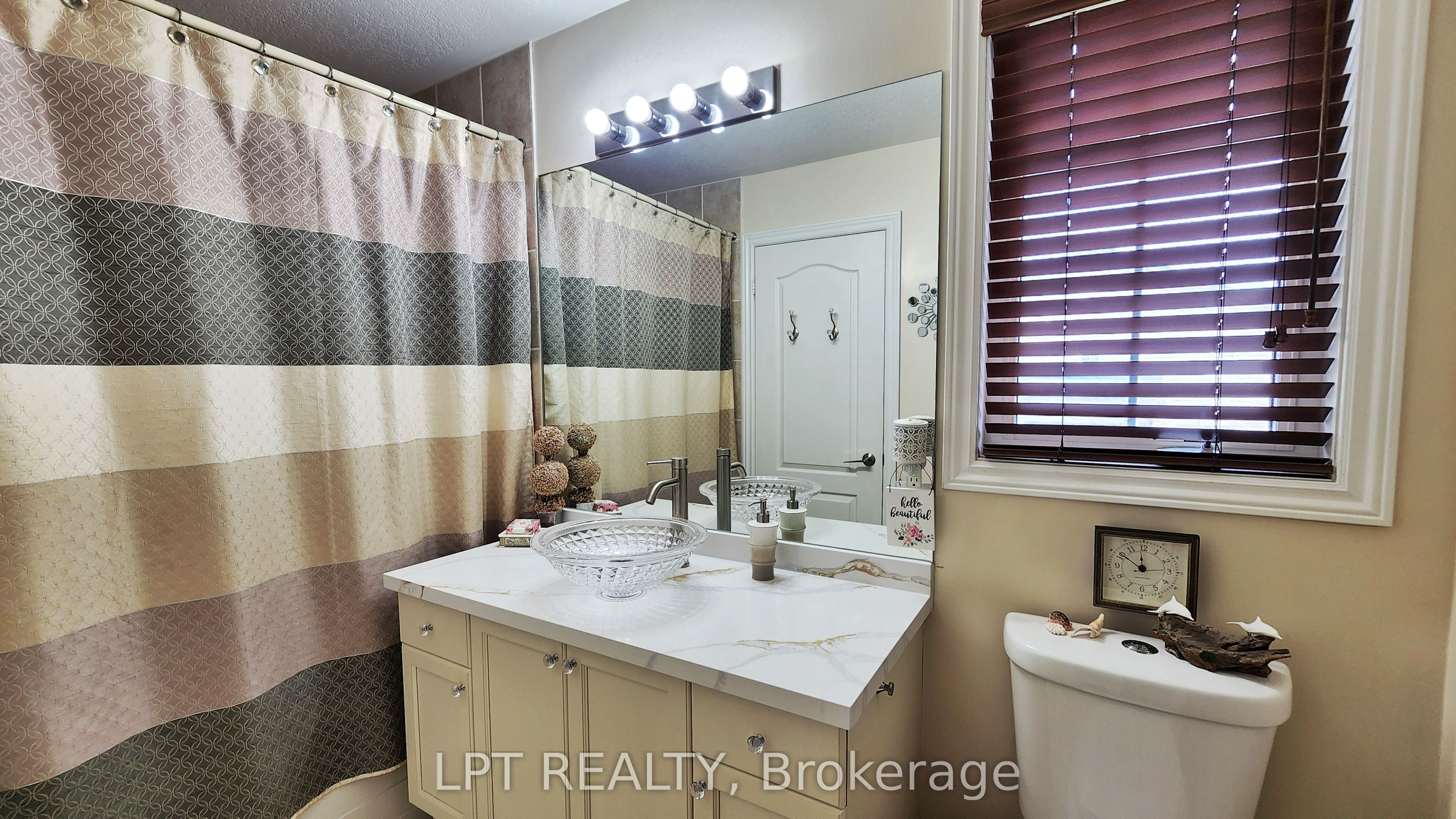 17 Silver Maple Crescent Property Photo 18