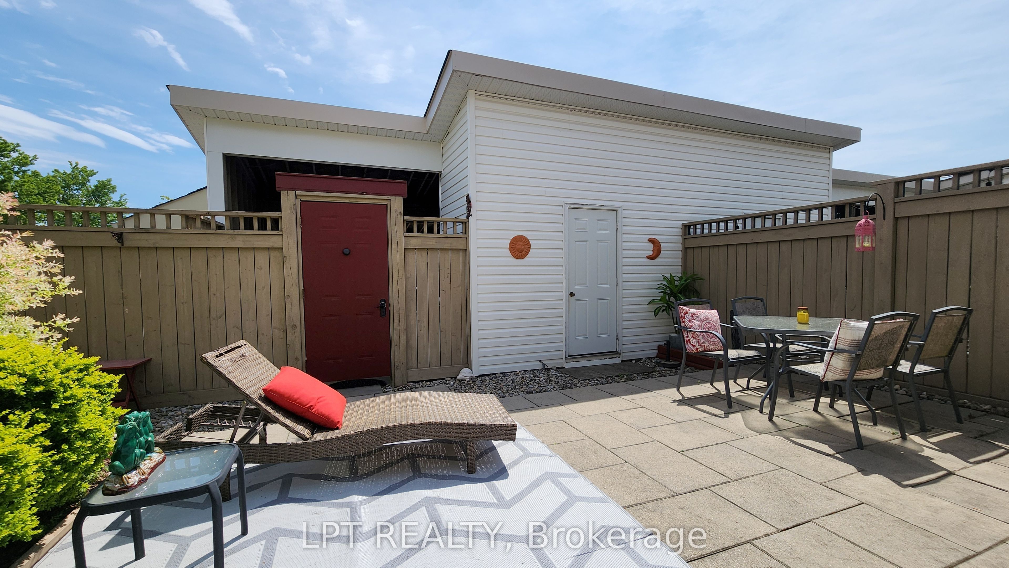 17 Silver Maple Crescent Property Photo 21