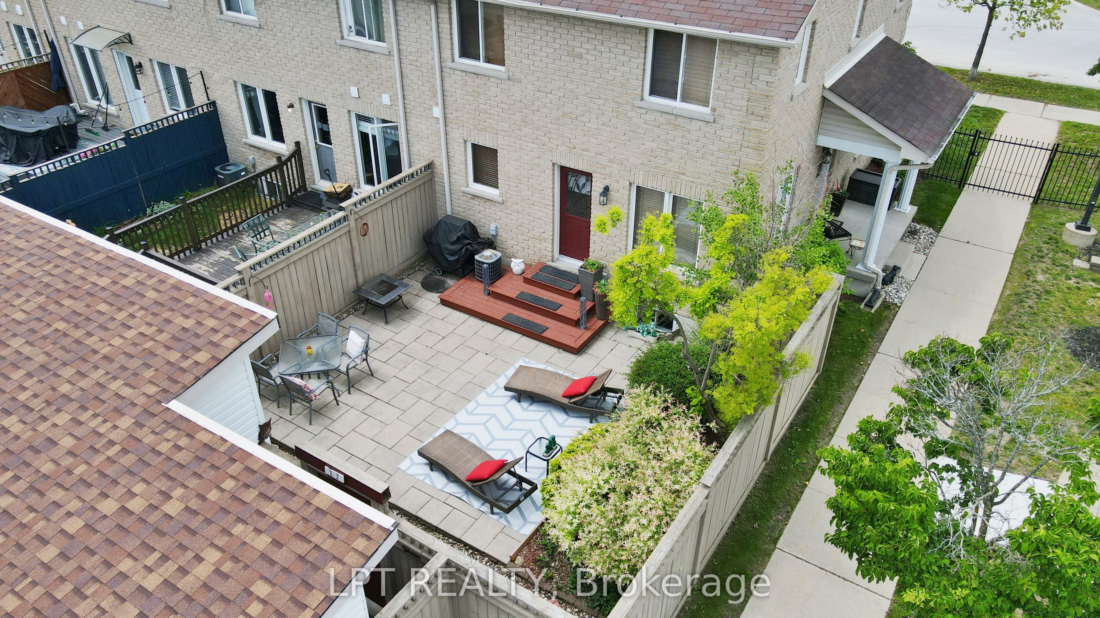 17 Silver Maple Crescent Property Photo 24