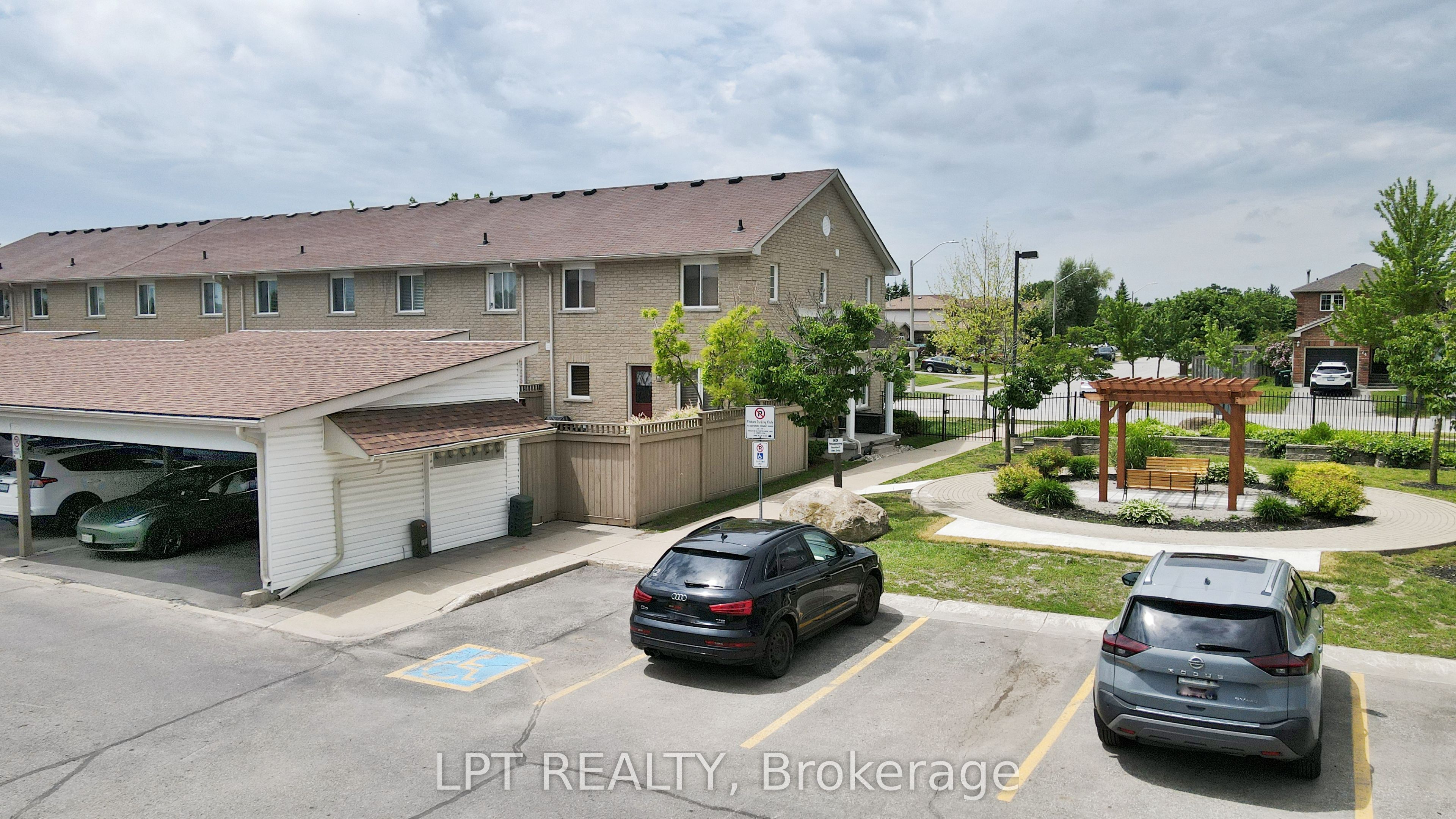 17 Silver Maple Crescent Property Photo 25