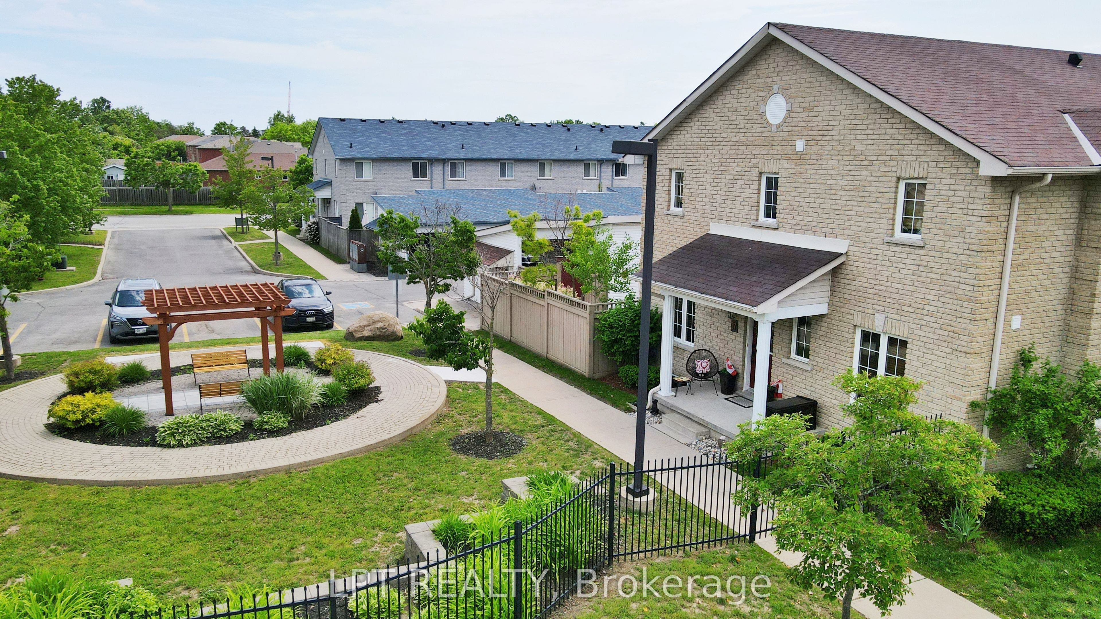 17 Silver Maple Crescent Property Photo 30