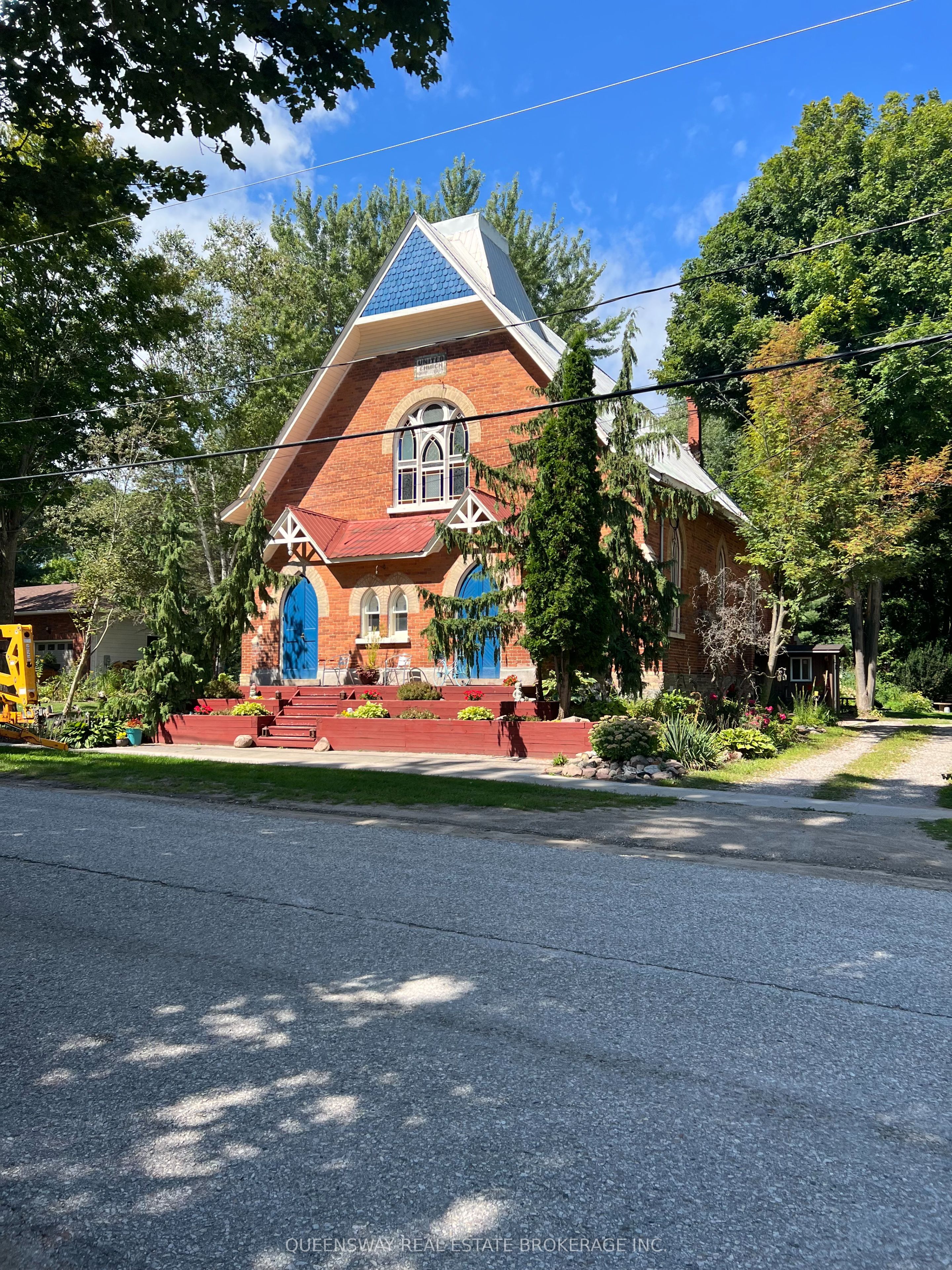 10 Mill Street W Property Photo 1