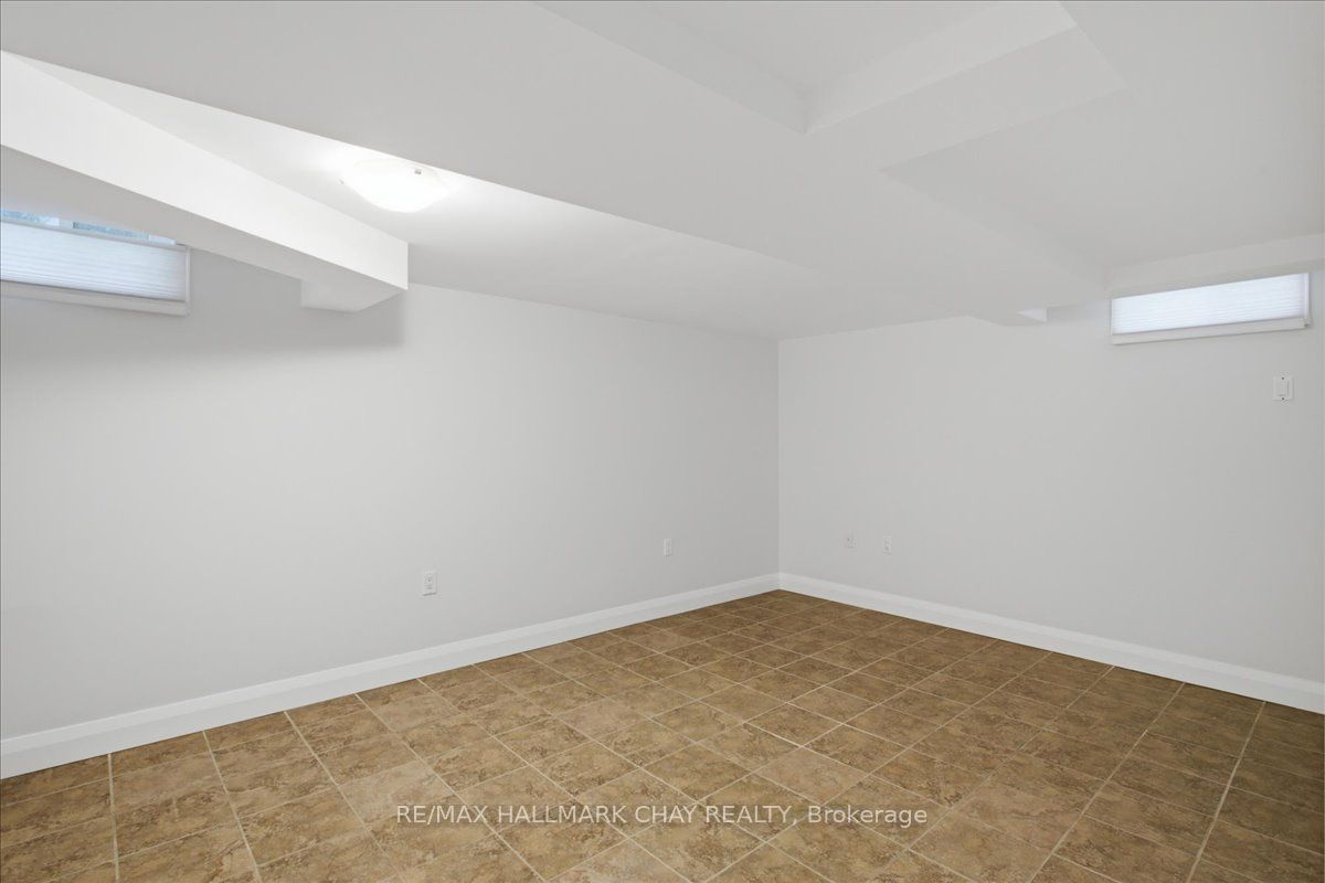 15 Parkside Drive 4 Property Photo 16
