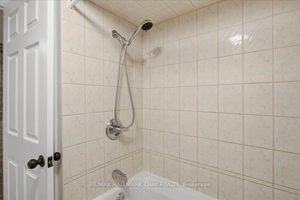 15 Parkside Drive 4 Property Photo 24