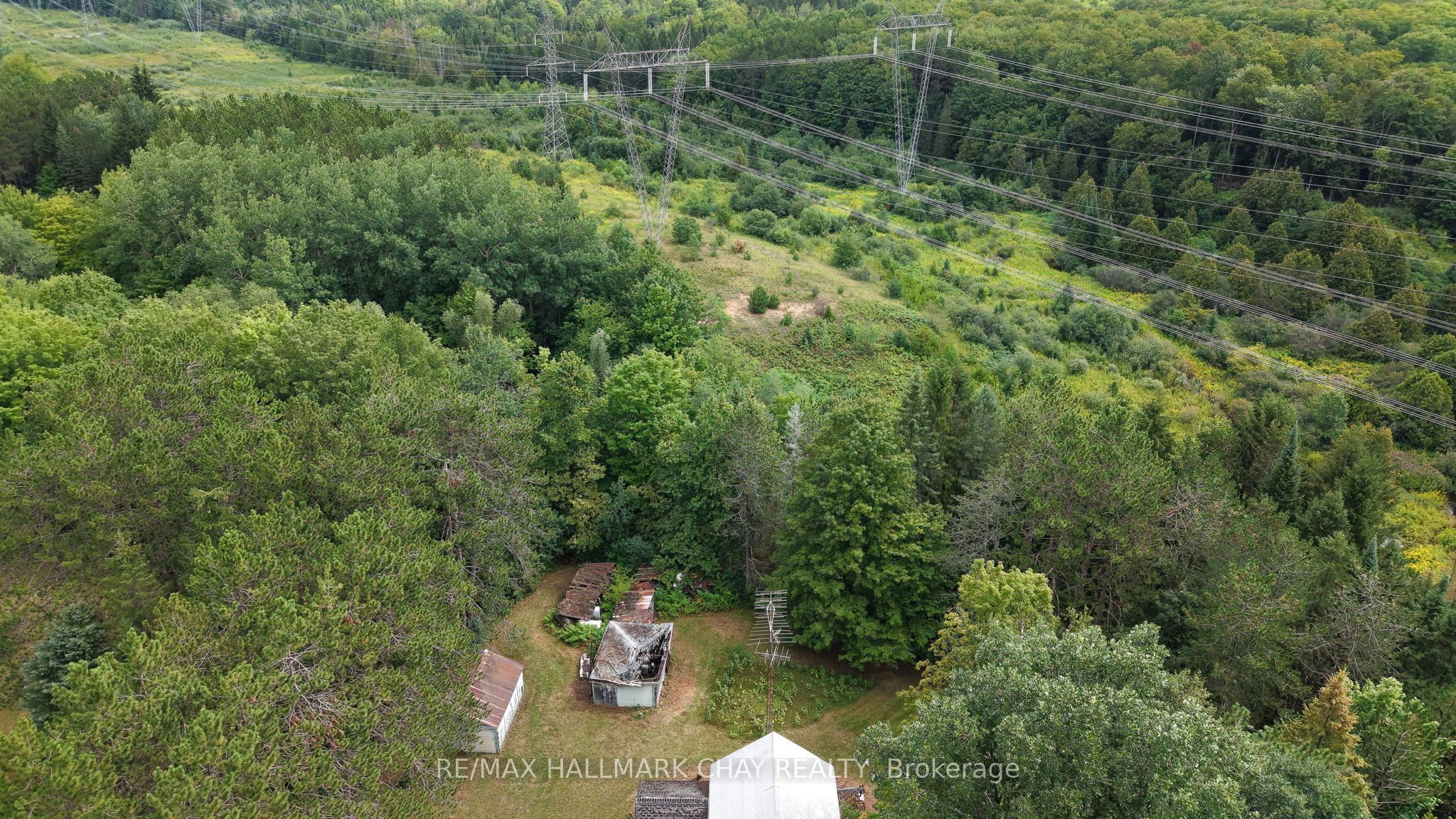 1347 Old Second Road N Property Photo 9
