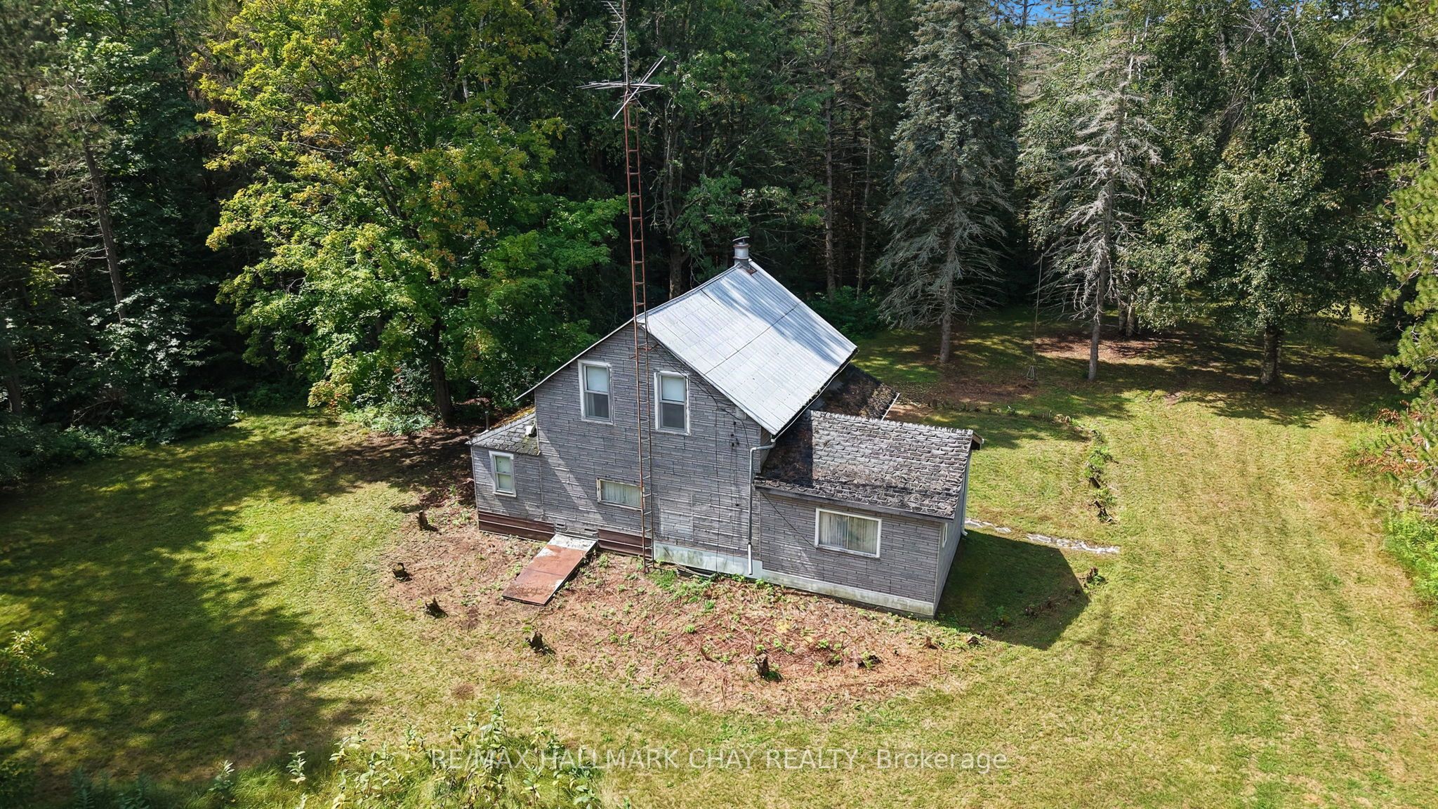 1347 Old Second Road N Property Photo 22