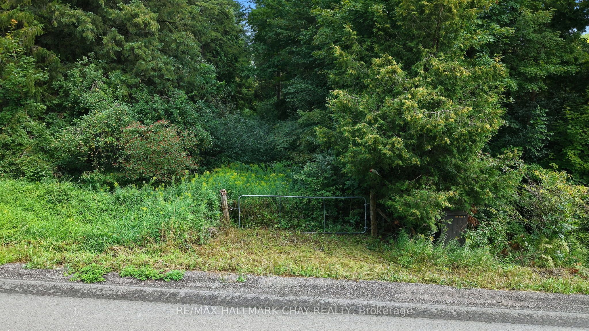 1347 Old Second Road N Property Photo 24
