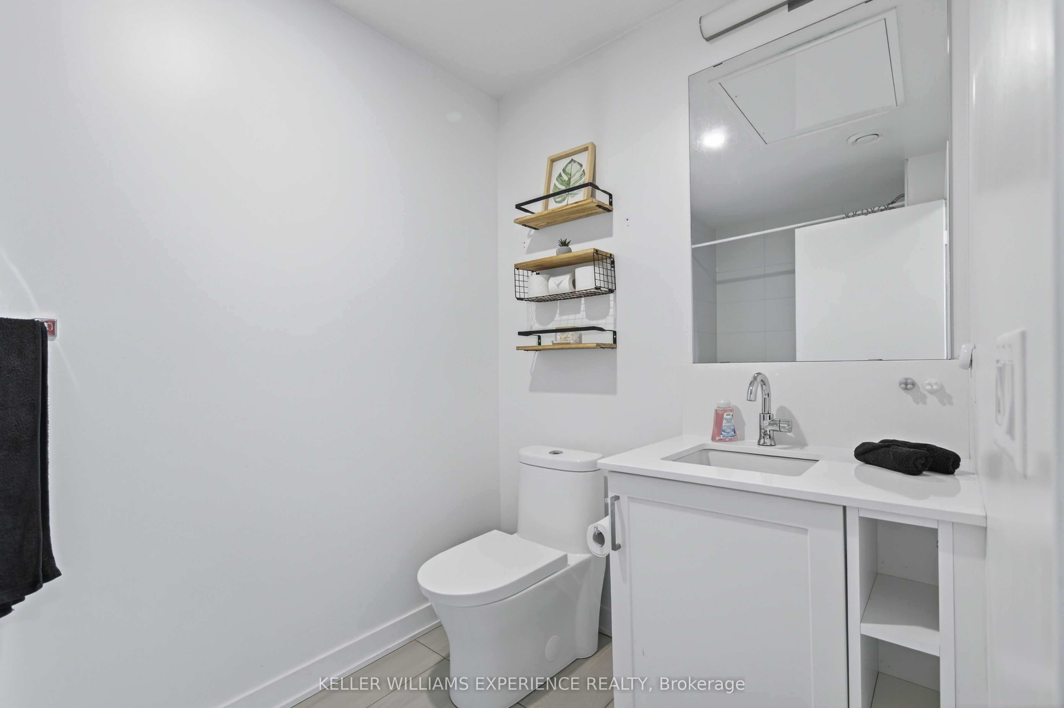 681 Yonge Street 328 Property Photo 11