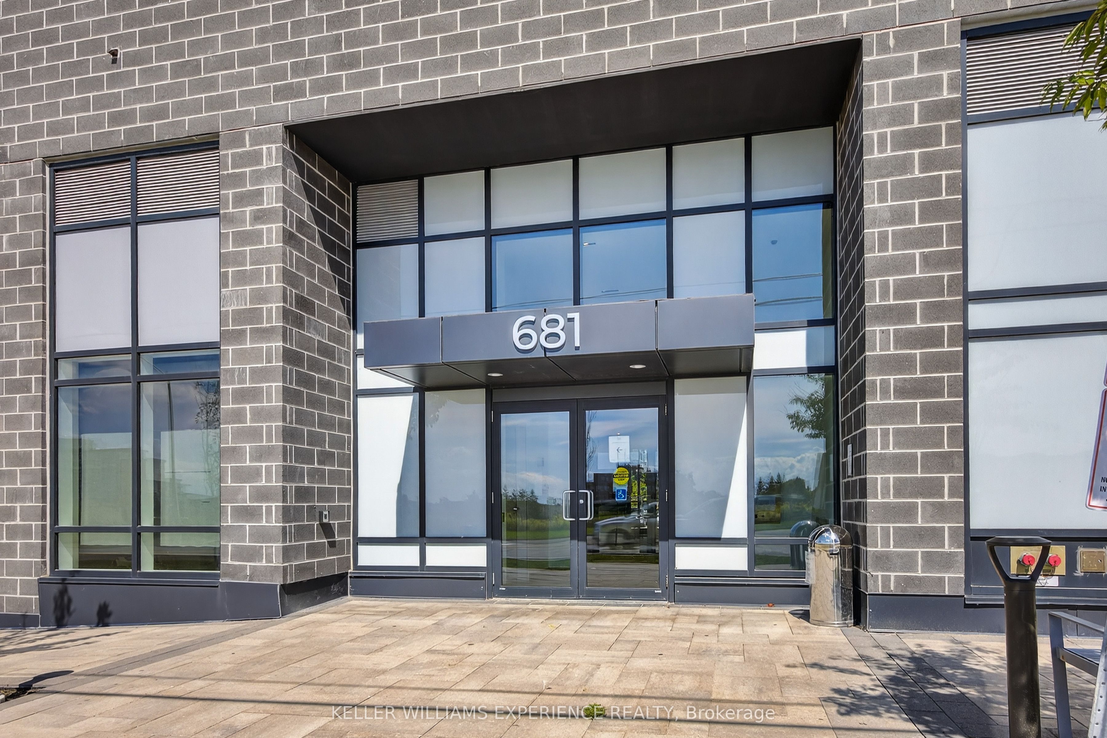 681 Yonge Street 328 Property Photo 21