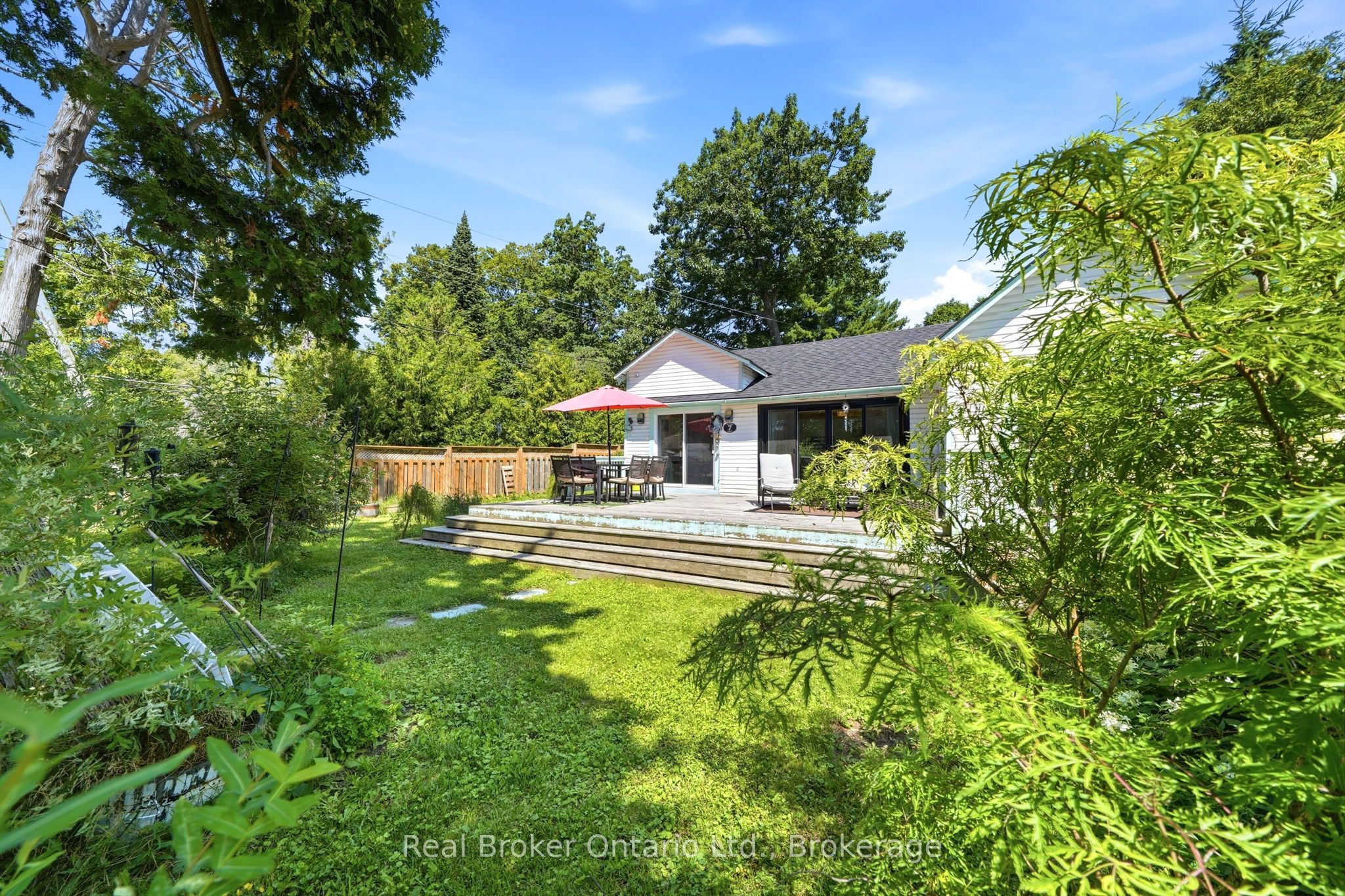 7 Oliver Drive Property Photo 4