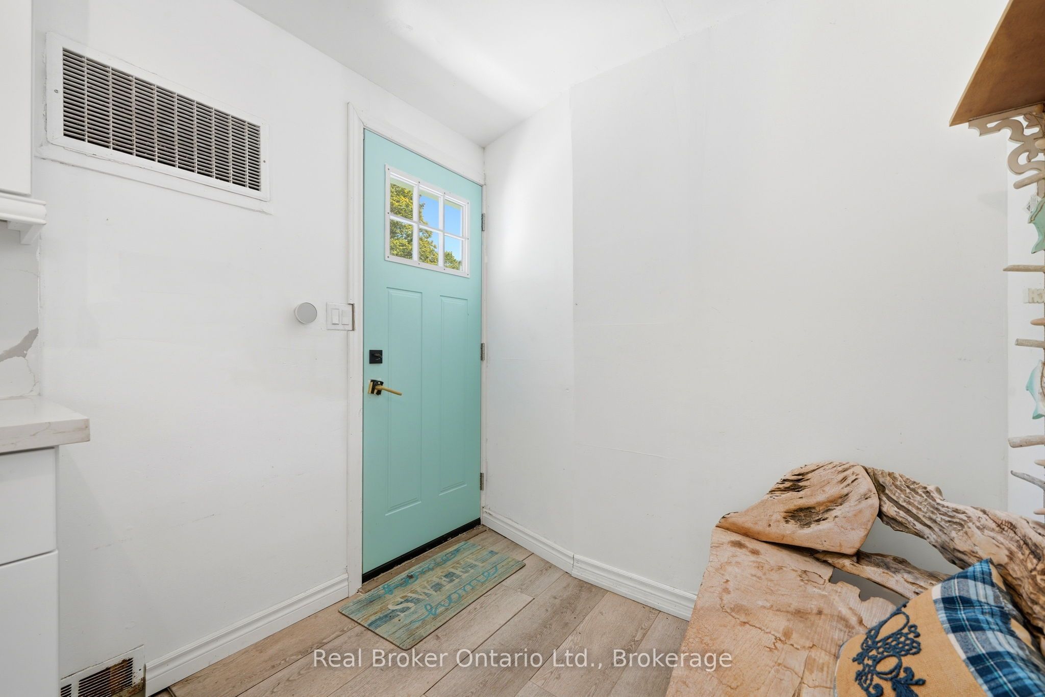 7 Oliver Drive Property Photo 9