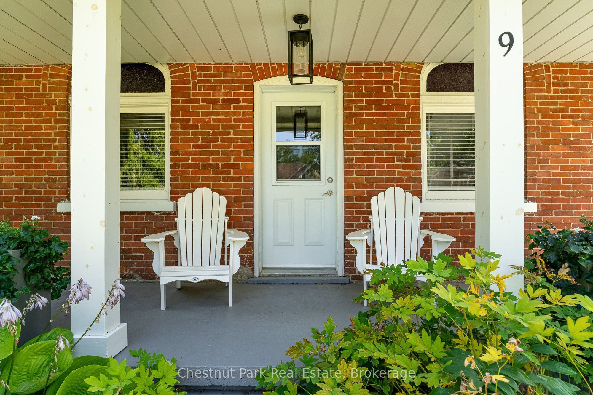 9 Wellington Street E Property Photo 6