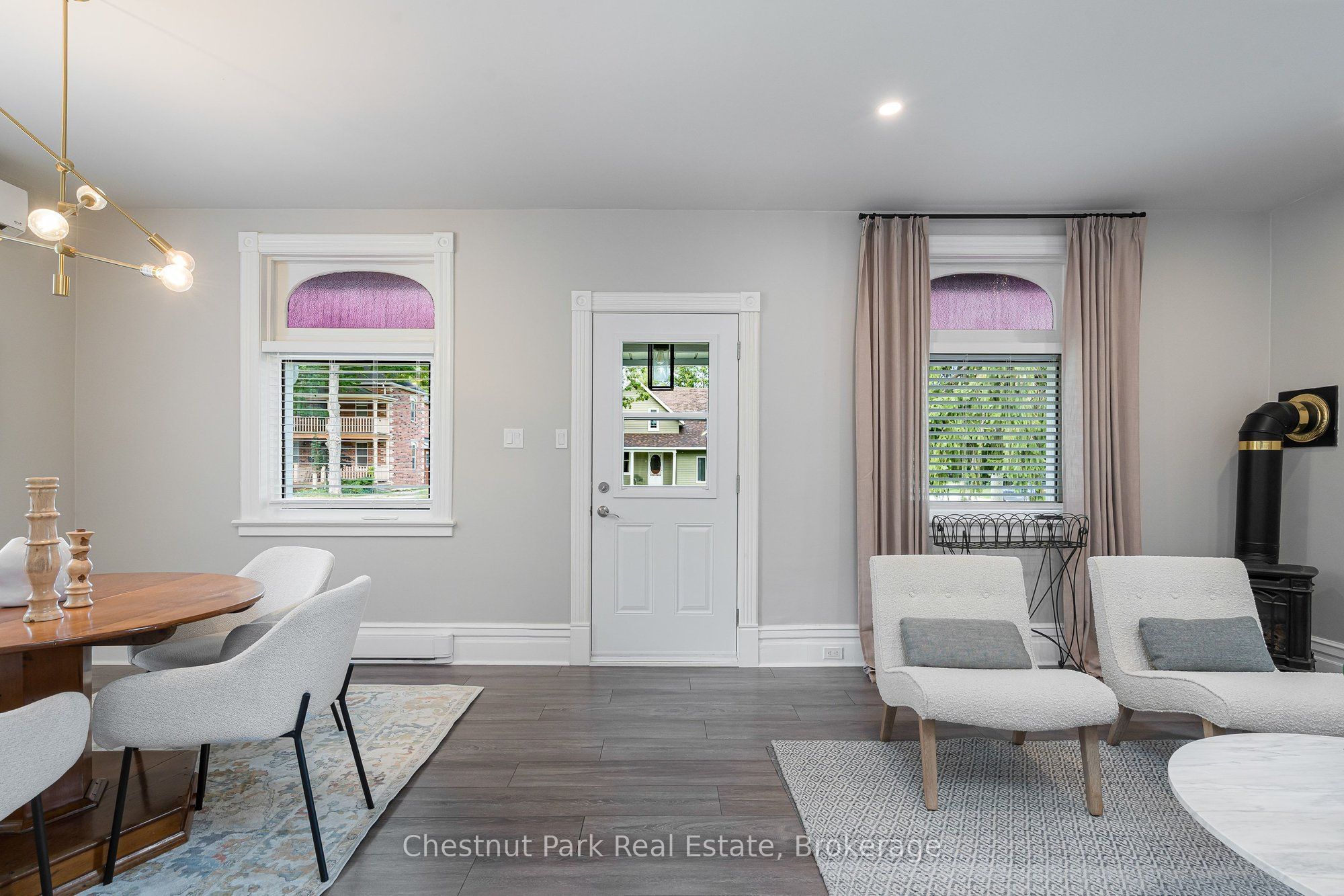 9 Wellington Street E Property Photo 17
