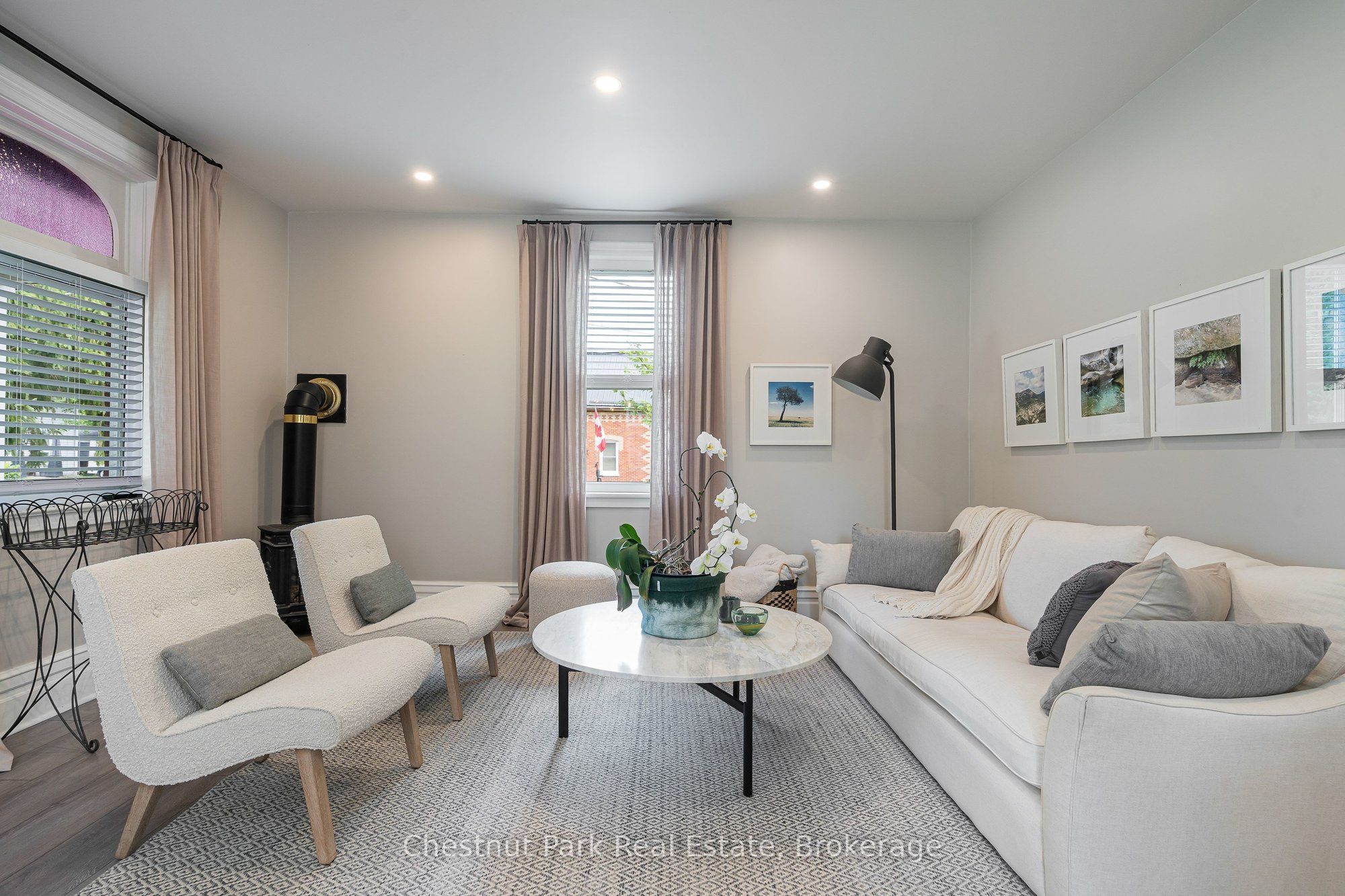 9 Wellington Street E Property Photo 18