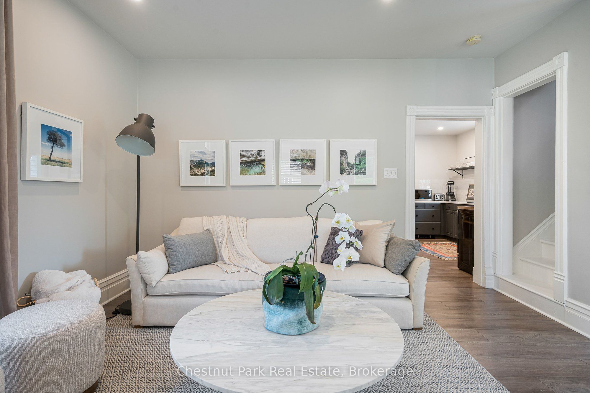 9 Wellington Street E Property Photo 20
