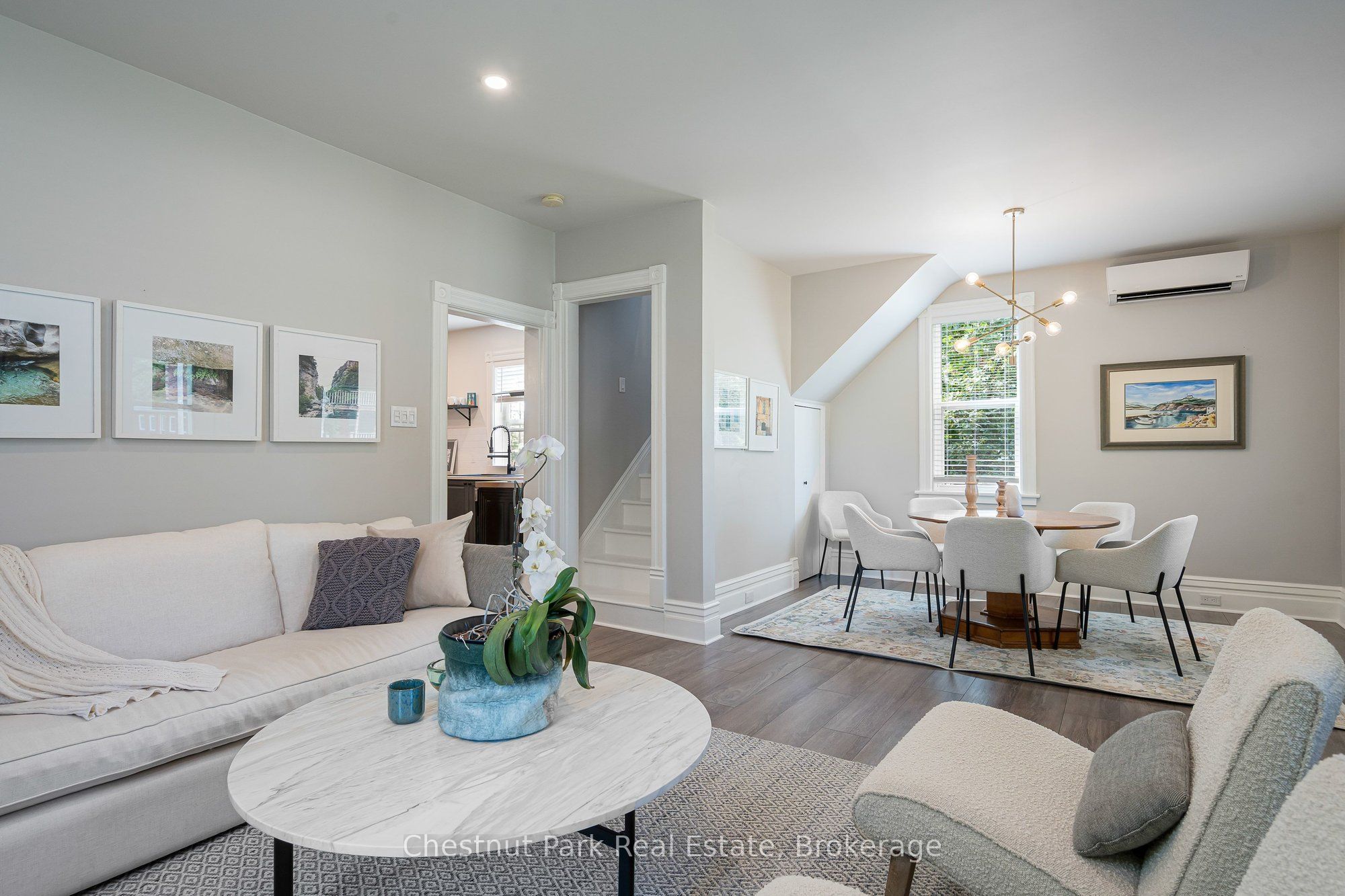 9 Wellington Street E Property Photo 21