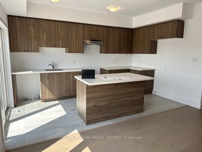 49 Gateway Drive Property Photo 5