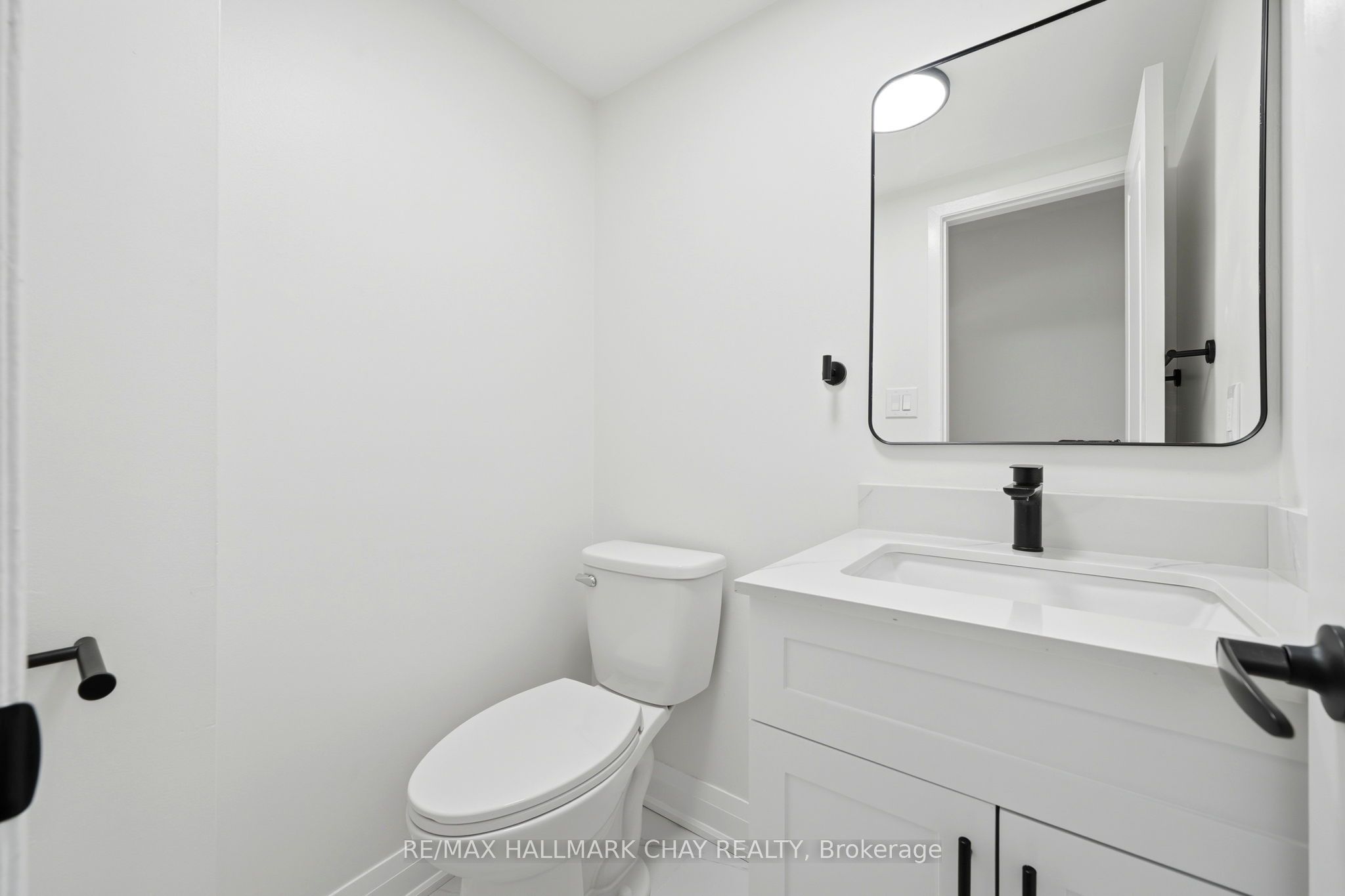 52 Adelaide Street 6 Property Photo 3