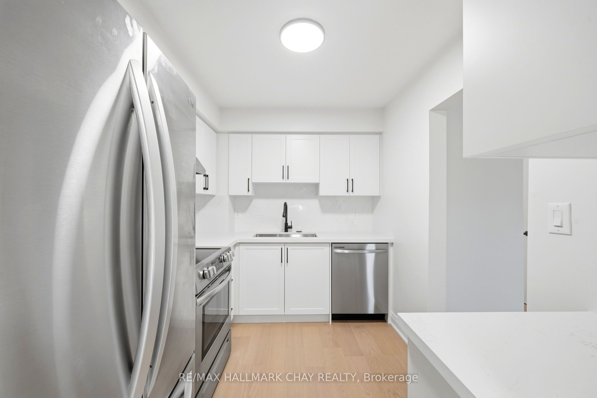 52 Adelaide Street 6 Property Photo 7